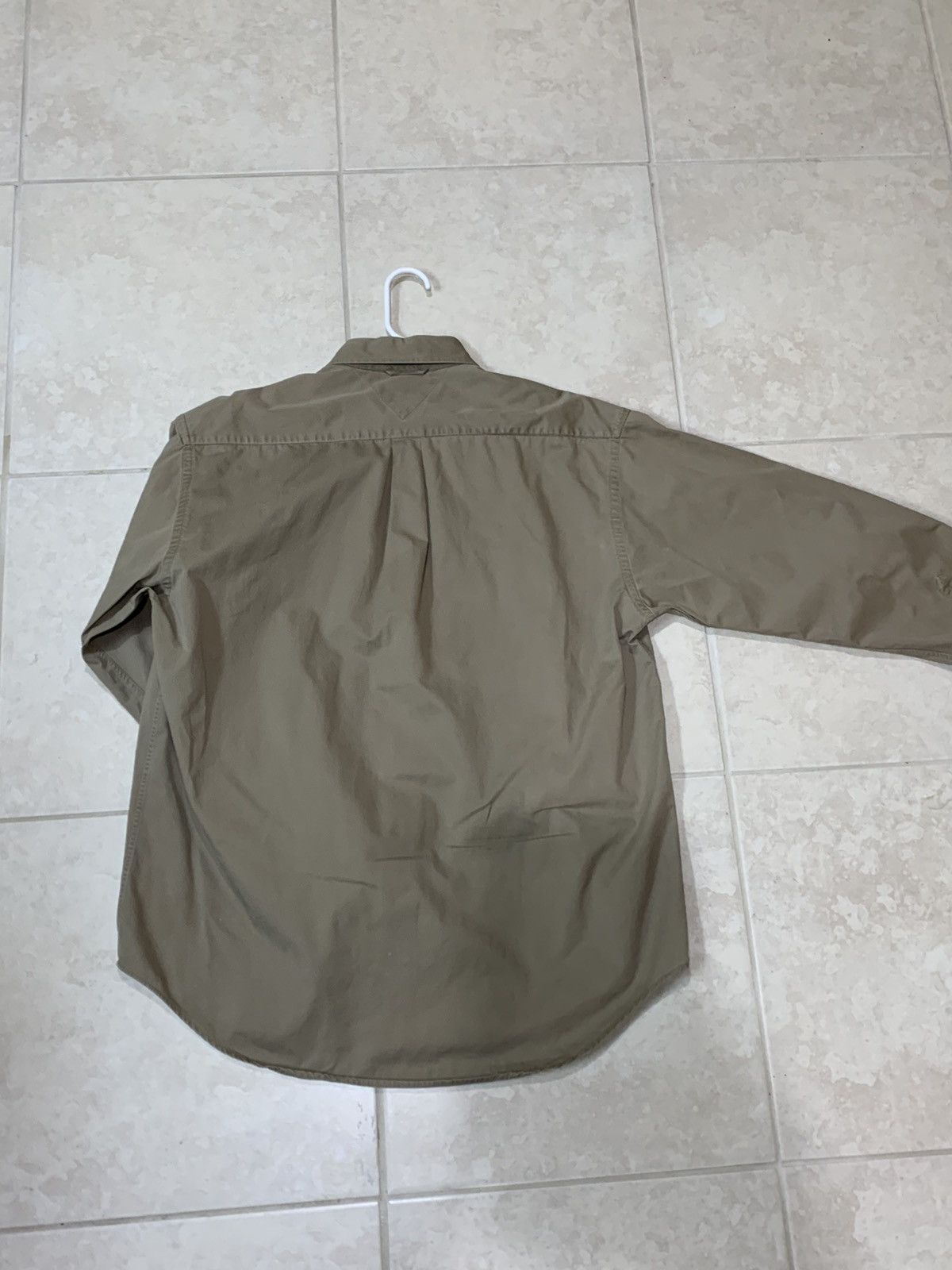 Tommy Hilfiger × Vintage Vintage Olive Tommy Hilfiger Button Up Shirt Size Large Size US L / EU 52-54 / 3 - 4 Thumbnail
