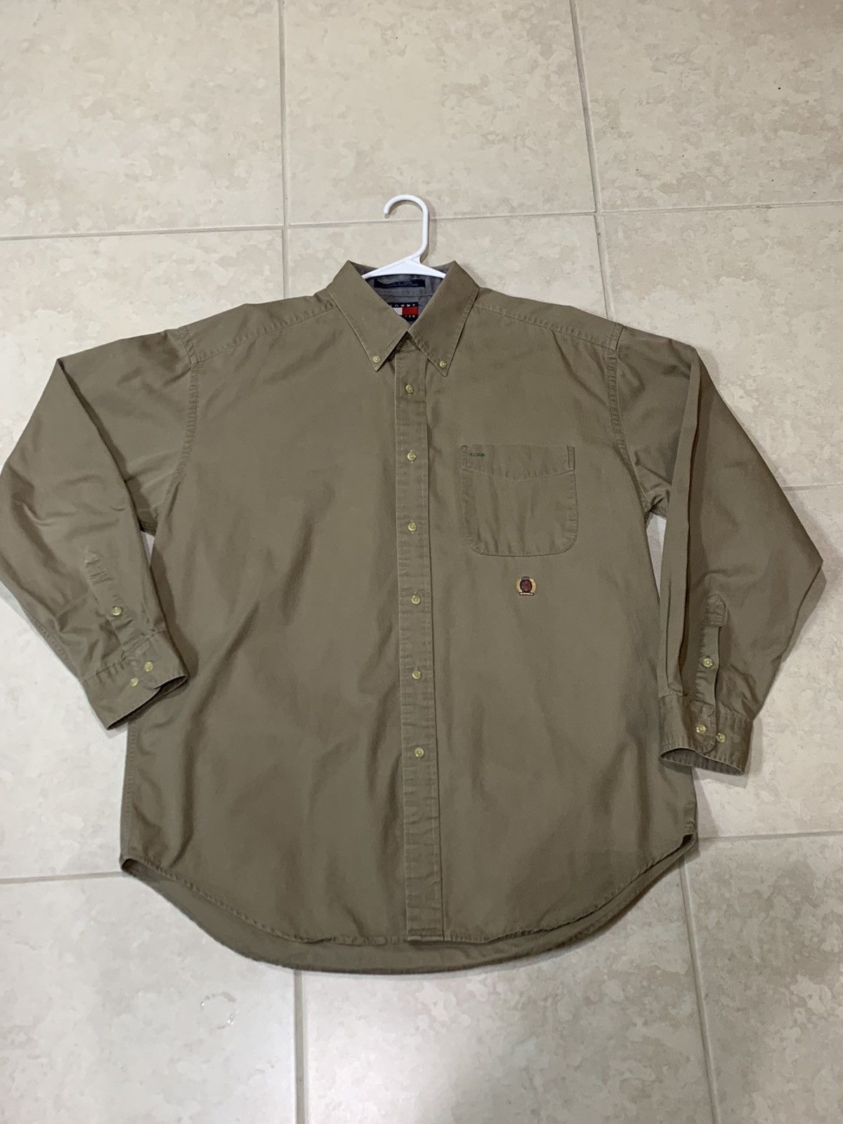 Tommy Hilfiger × Vintage Vintage Olive Tommy Hilfiger Button Up Shirt Size Large Size US L / EU 52-54 / 3 - 1 Thumbnail
