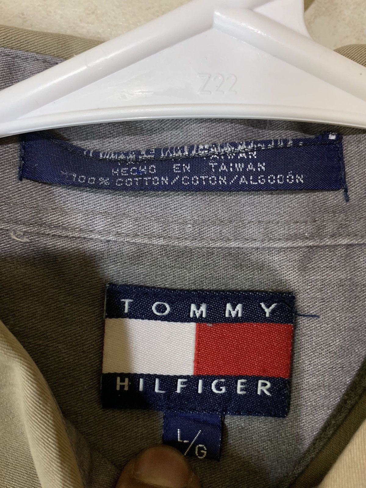 Tommy Hilfiger × Vintage Vintage Olive Tommy Hilfiger Button Up Shirt Size Large Size US L / EU 52-54 / 3 - 3 Thumbnail