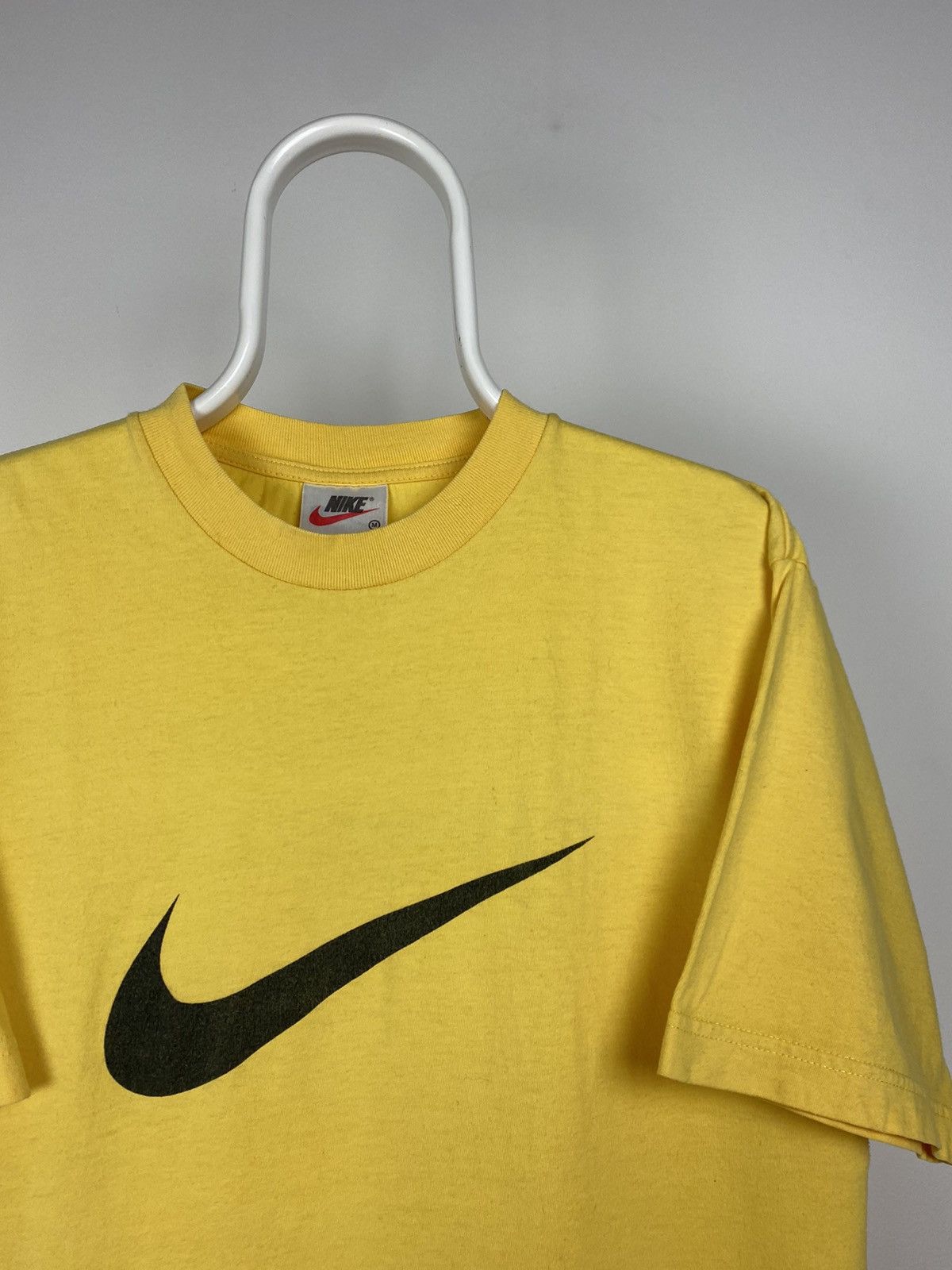 Nike 90s Nike vintage yellow big swoosh T-shirt Size US M / EU 48-50 / 2 - 2 Thumbnail