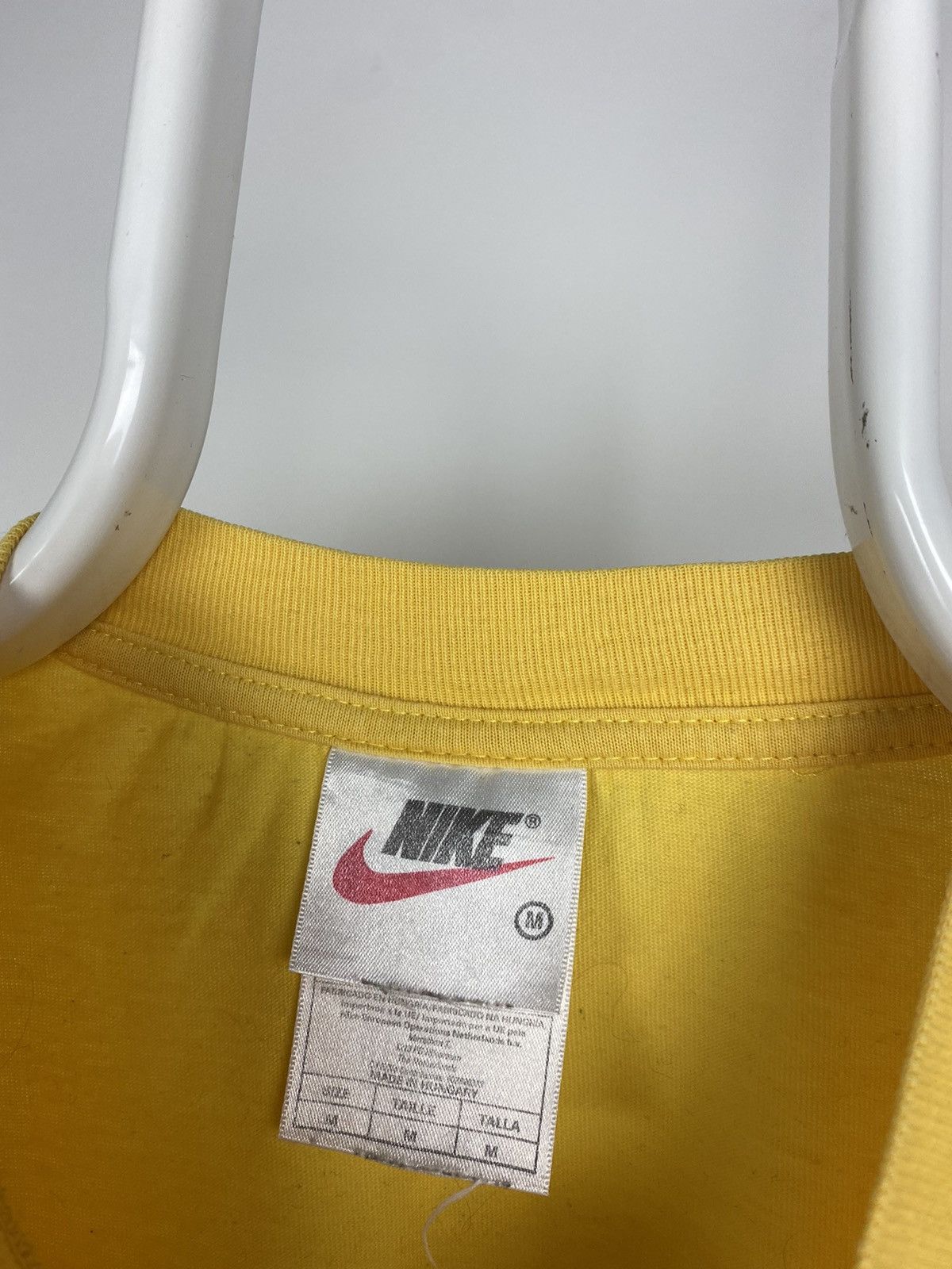 Nike 90s Nike vintage yellow big swoosh T-shirt Size US M / EU 48-50 / 2 - 3 Thumbnail