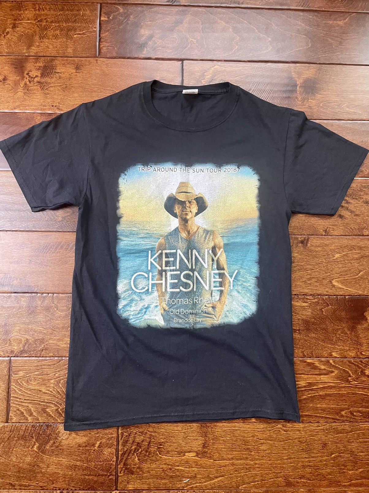 Band Tees Kenny Chesney TRIP AROUND THE SUN Official Tour Dates T 2018 Size US M / EU 48-50 / 2 - 1 Thumbnail