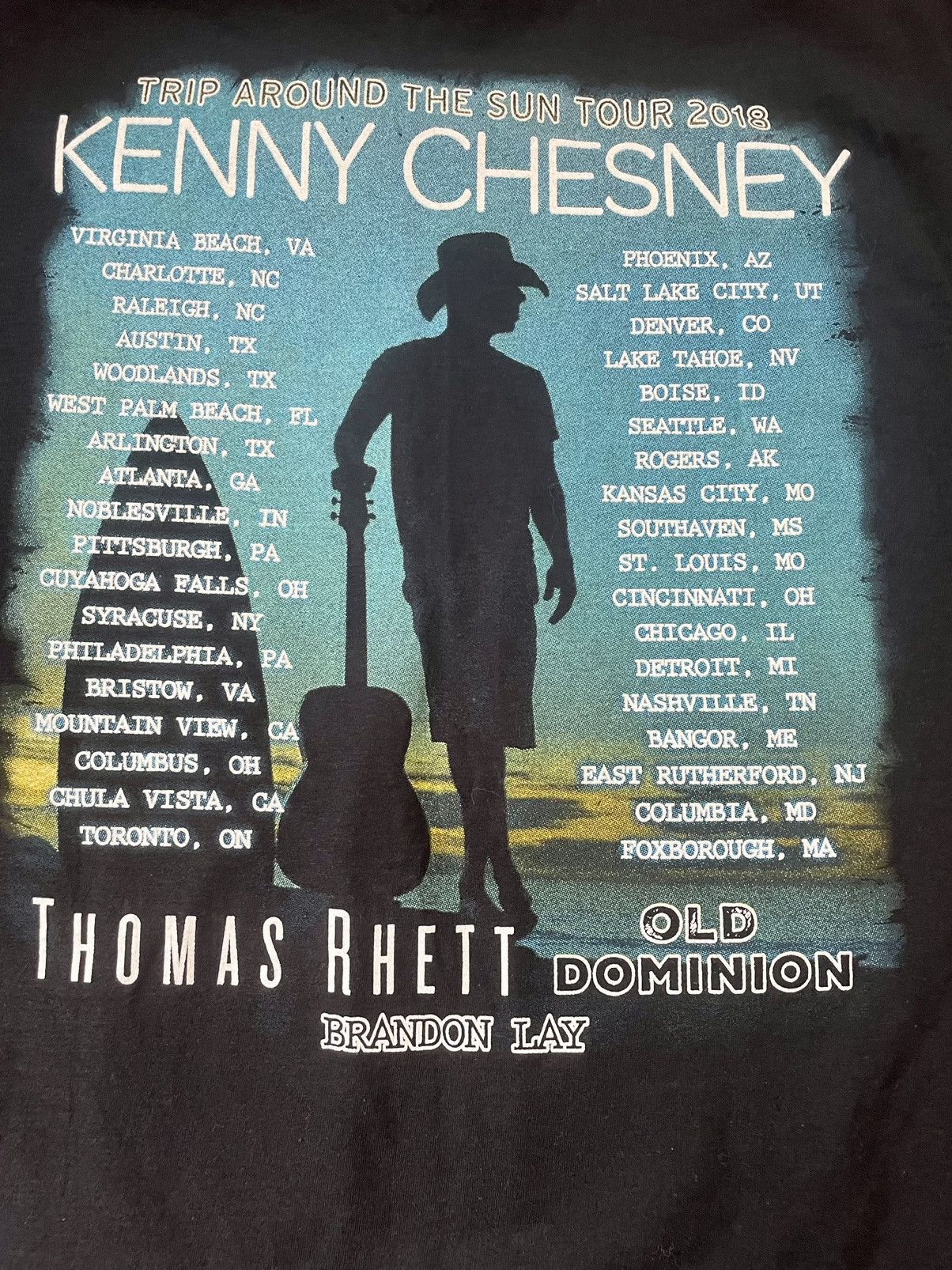 Band Tees Kenny Chesney TRIP AROUND THE SUN Official Tour Dates T 2018 Size US M / EU 48-50 / 2 - 3 Thumbnail