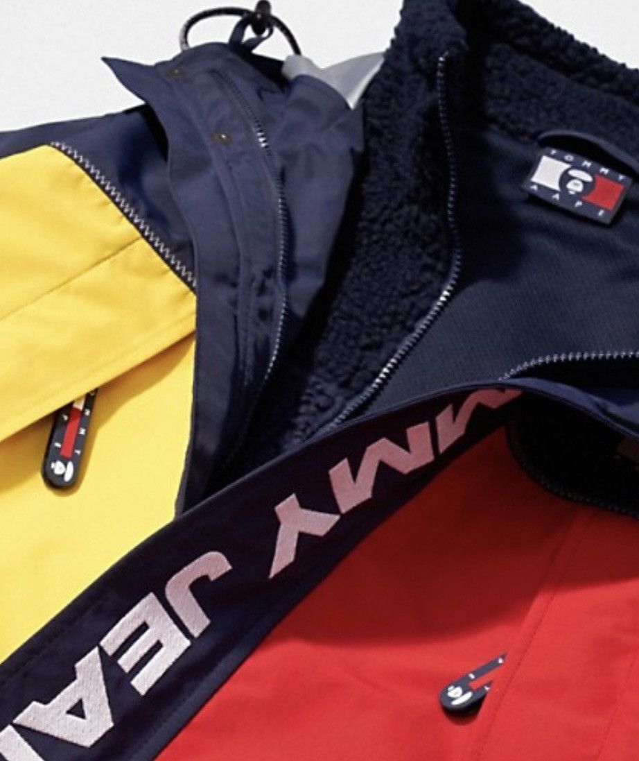 Aape × Tommy Hilfiger New TOMMY X AAPE 2-IN-1 REVERSIBLE WINTER JACKET ICONIC Size US L / EU 52-54 / 3 - 2 Thumbnail