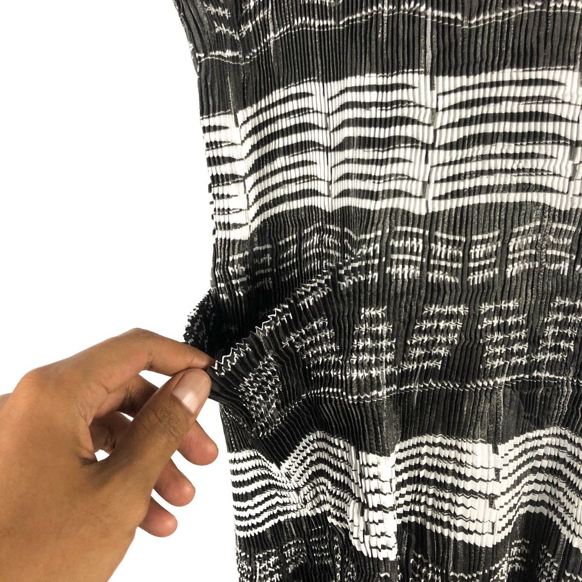 Pleats Please Issey Miyake RARE🔥1980s Issey Miyake Pleats Please Aztec Apron Size S / US 4 / IT 40 - 8 Thumbnail