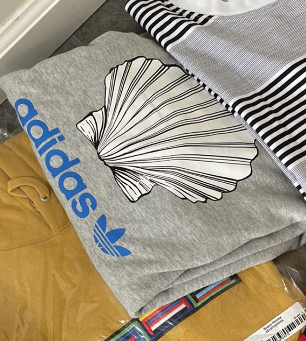 Adidas × Noah New Noah x Adidas Classic Shell Logo Crewneck Large New Size US L / EU 52-54 / 3 - 2 Thumbnail