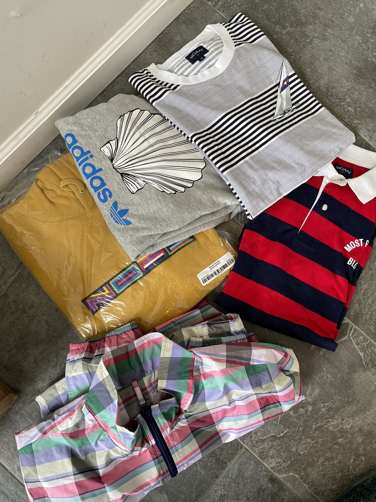 Adidas × Noah New Noah x Adidas Classic Shell Logo Crewneck Large New Size US L / EU 52-54 / 3 - 7 Thumbnail