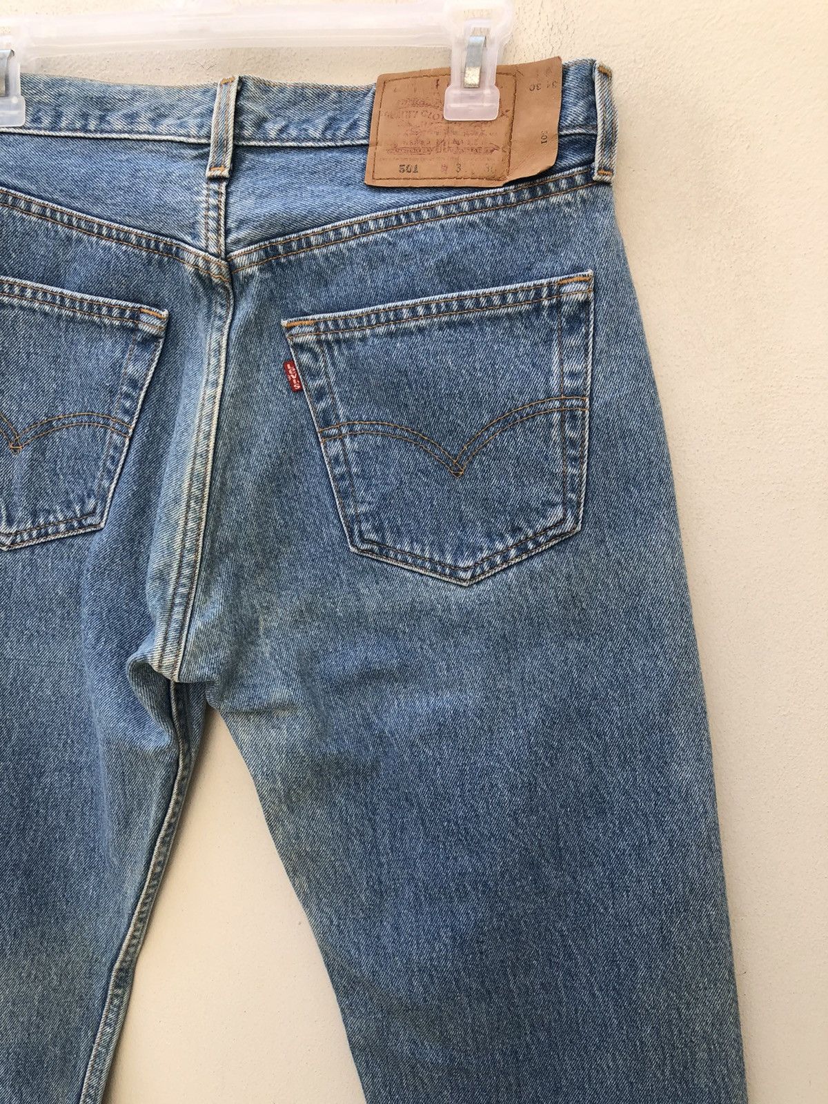 Levi's Vintage 1995 Levi’s 501 Jeans Ageing Faded Blue Denim Size US 31 - 14 Thumbnail