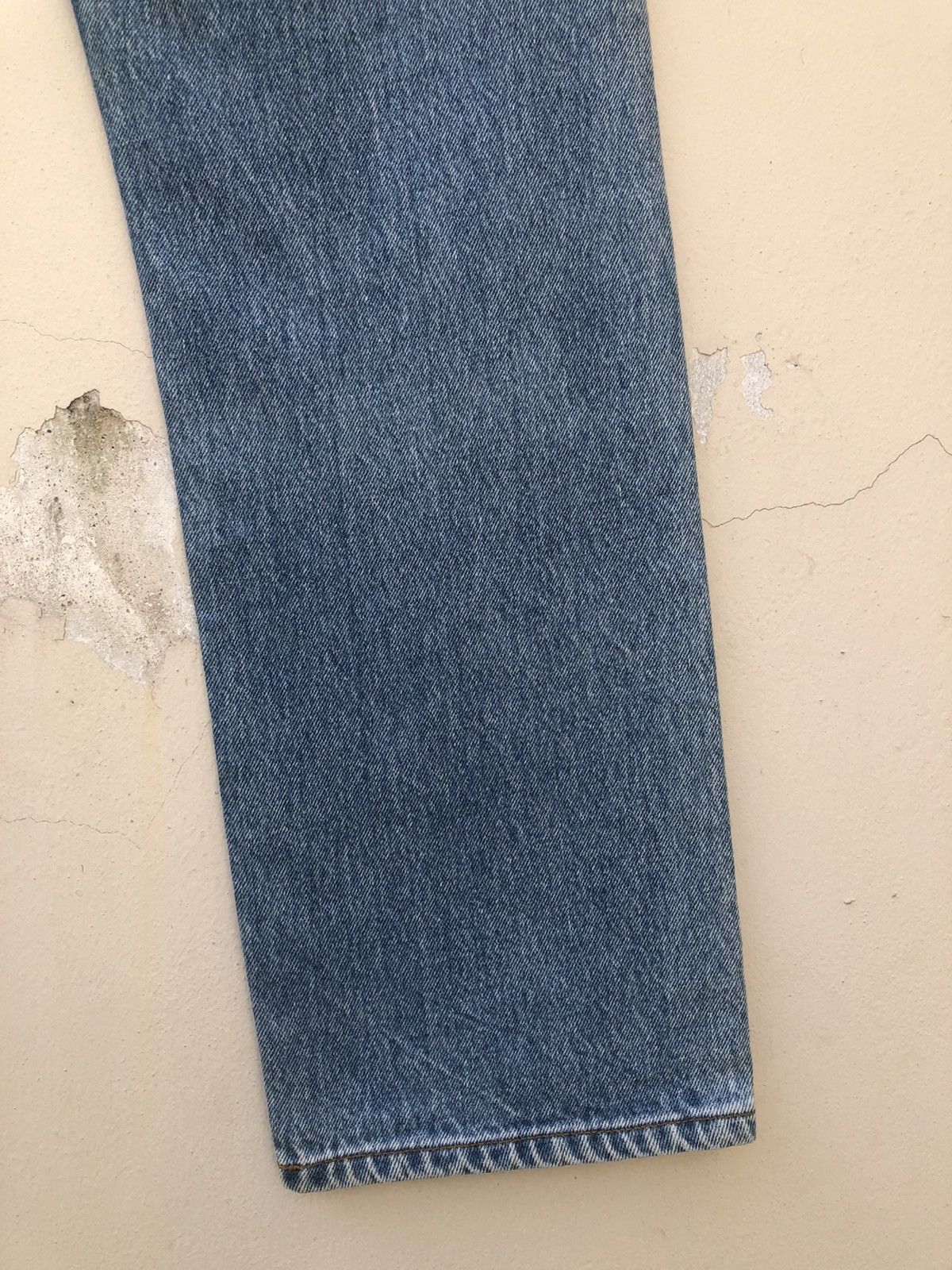 Levi's Vintage 1995 Levi’s 501 Jeans Ageing Faded Blue Denim Size US 31 - 17 Thumbnail