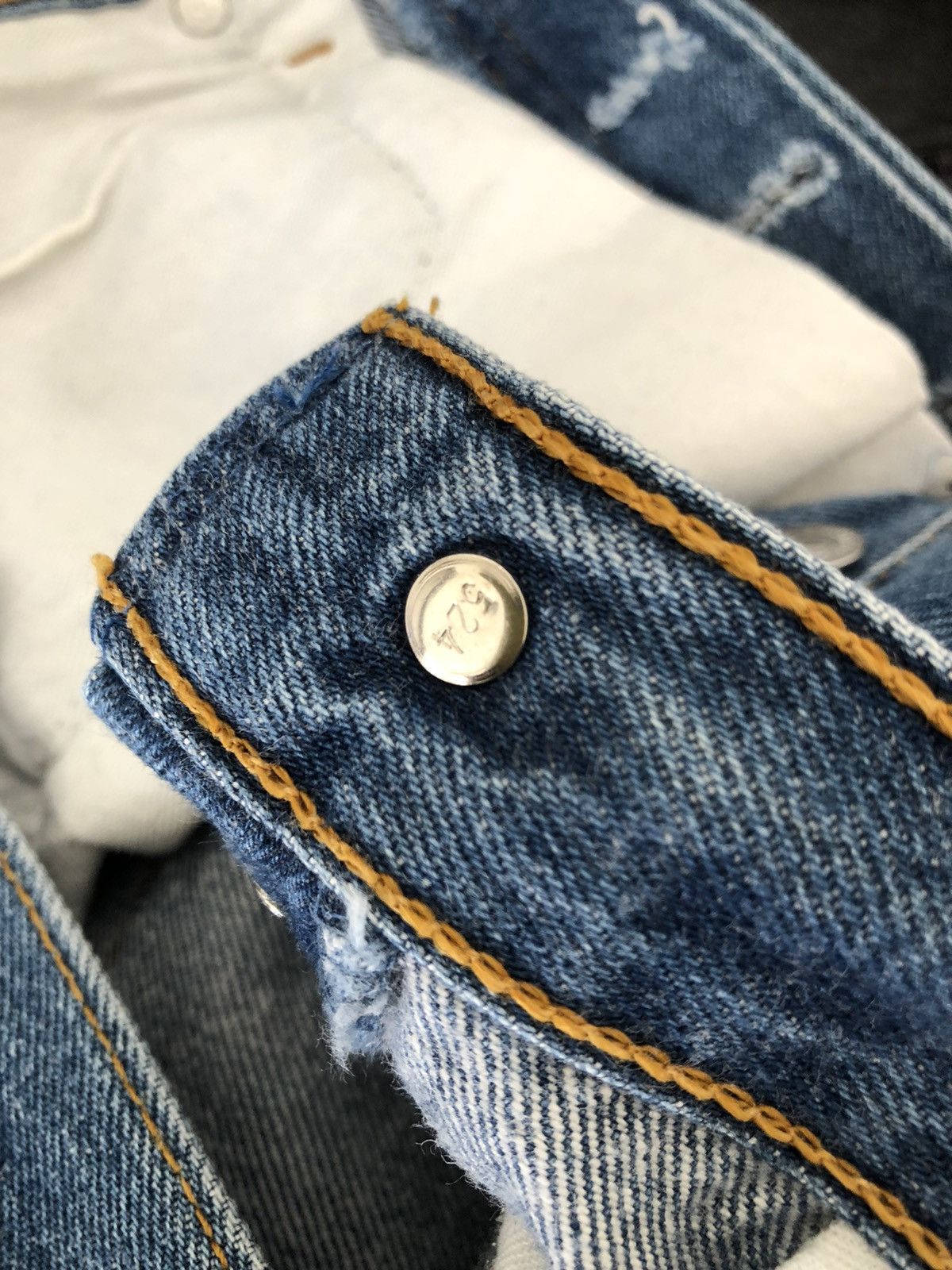 Levi's Vintage 80s Levi’s 501 Jeans Ageing Faded Blue Denim 524 Size US 33 - 20 Thumbnail