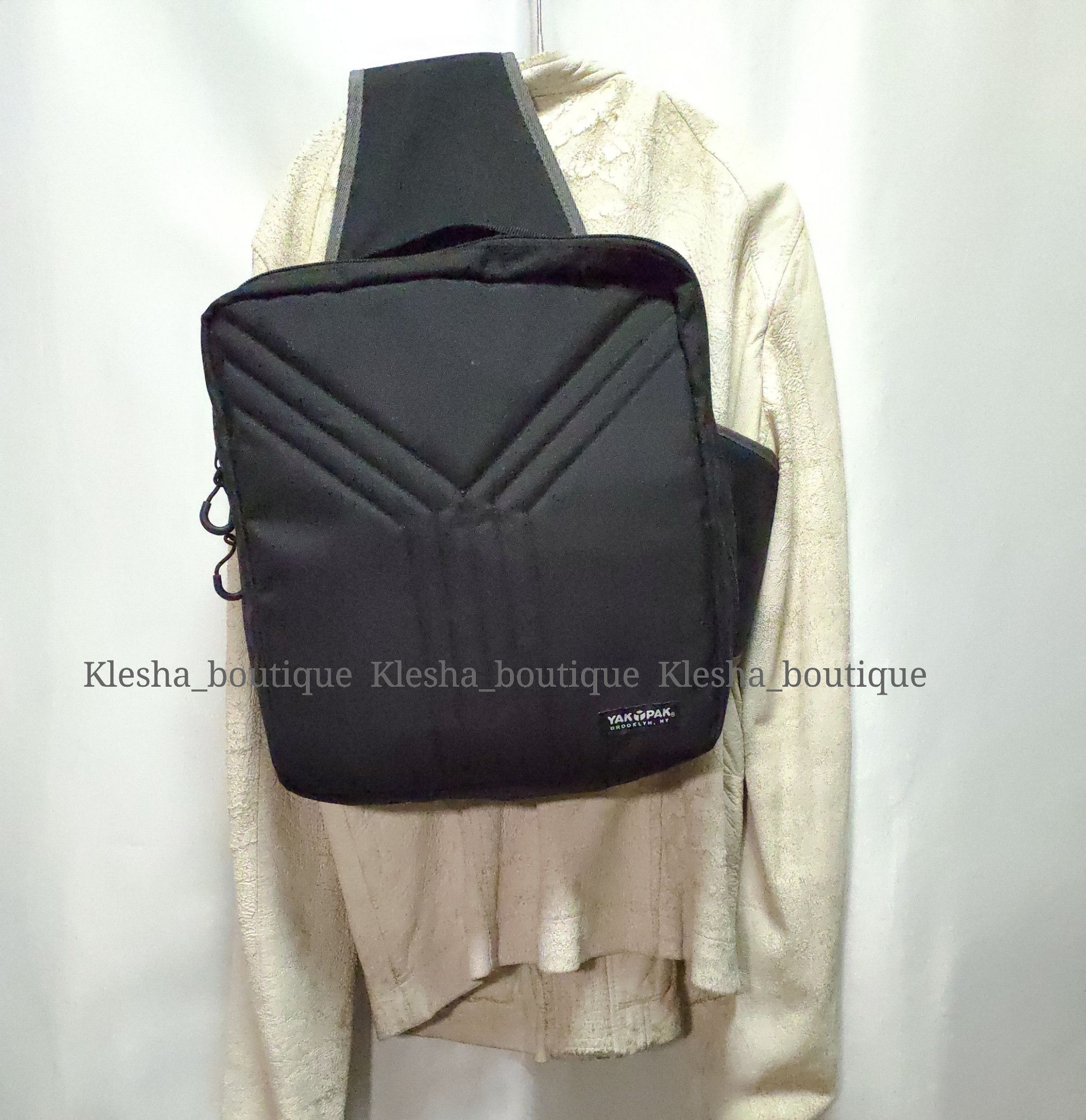 yakpak vexed generation レコードバッグ - ボディーバッグ 