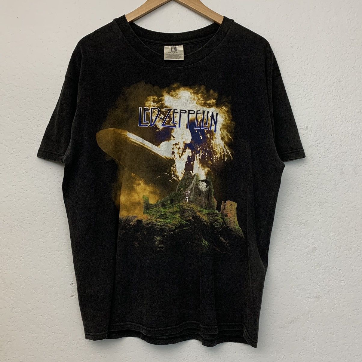 ミュージシャン LED ZEPPELIN A NEW DAY WILL DAWN TSHIRT Led Zeppelin × Vintage 1999 Led Zeppelin A New Day Will Dawn