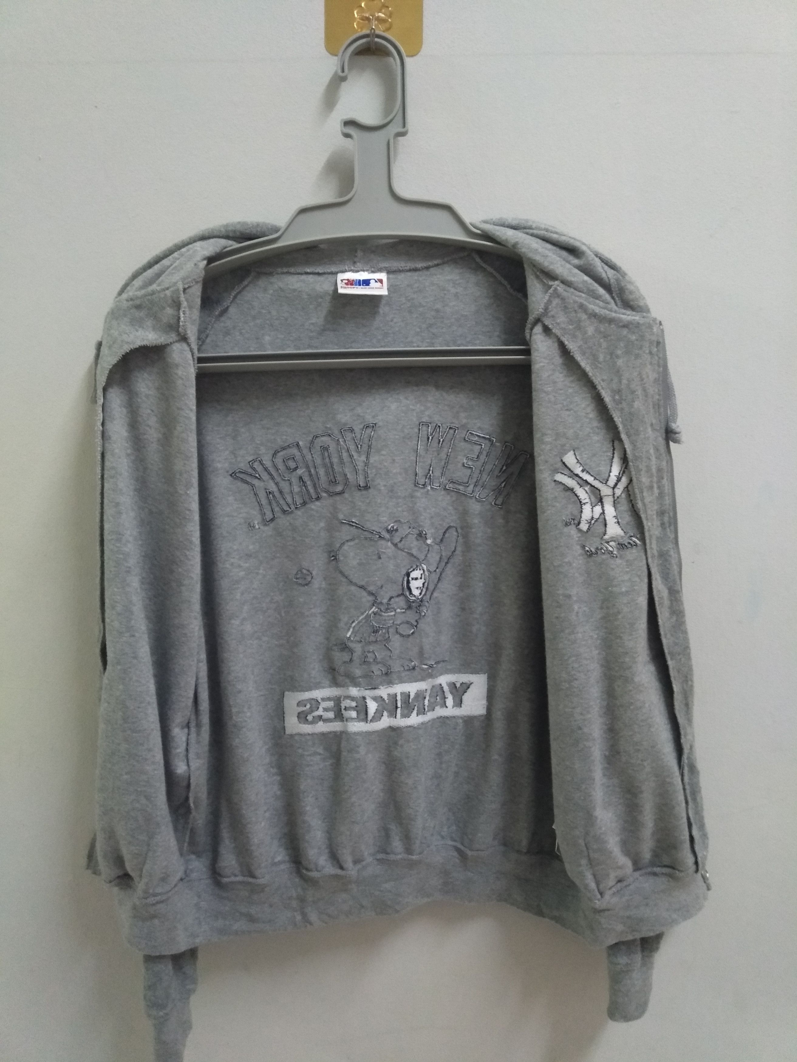 MLB × New York Yankees × Peanuts Snoopy x MLB New York Yankees Fleece Zipper Rare Size US M / EU 48-50 / 2 - 3 Thumbnail