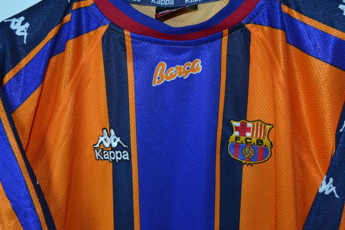 Kappa BARCELONA SPAIN 1996/1997 AWAY FOOTBALL SHIRT VINTAGE KAPPA Size US L / EU 52-54 / 3 - 2 Thumbnail