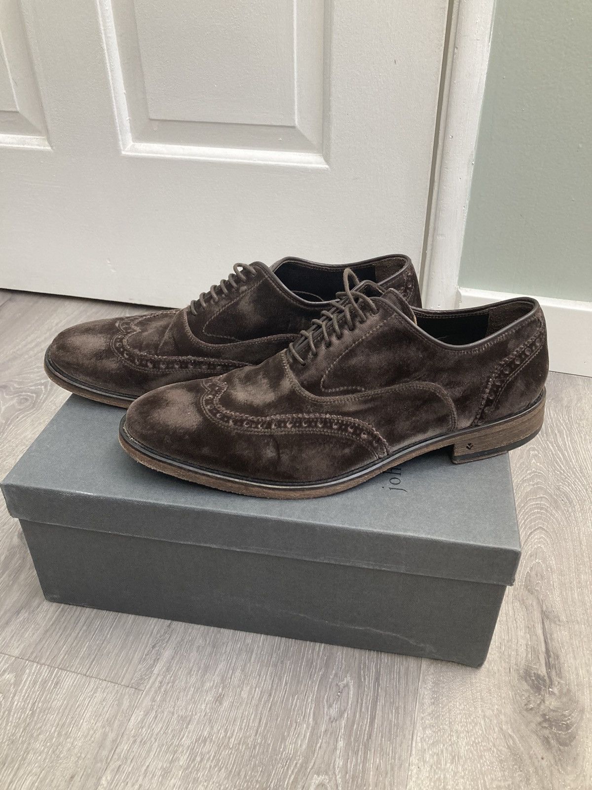 John Varvatos Distressed Fleetwood oxford. 8.5 Size US 8.5 / EU 41-42 - 2 Thumbnail