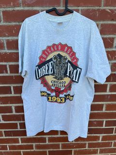 Vintage Starter Chicago Bulls Repeat 3 Peat T Shirt (Size XL) — Roots