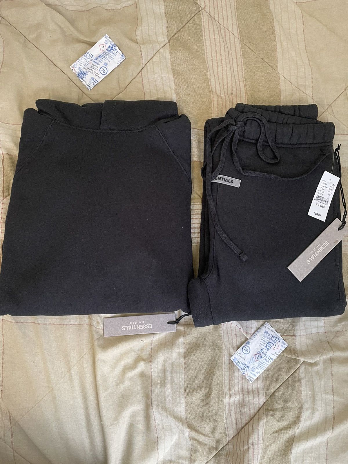 Fear of God Fear of God ESSENTIALS Black Set (Hoodie & Pants) Size US XS / EU 42 / 0 - 3 Thumbnail