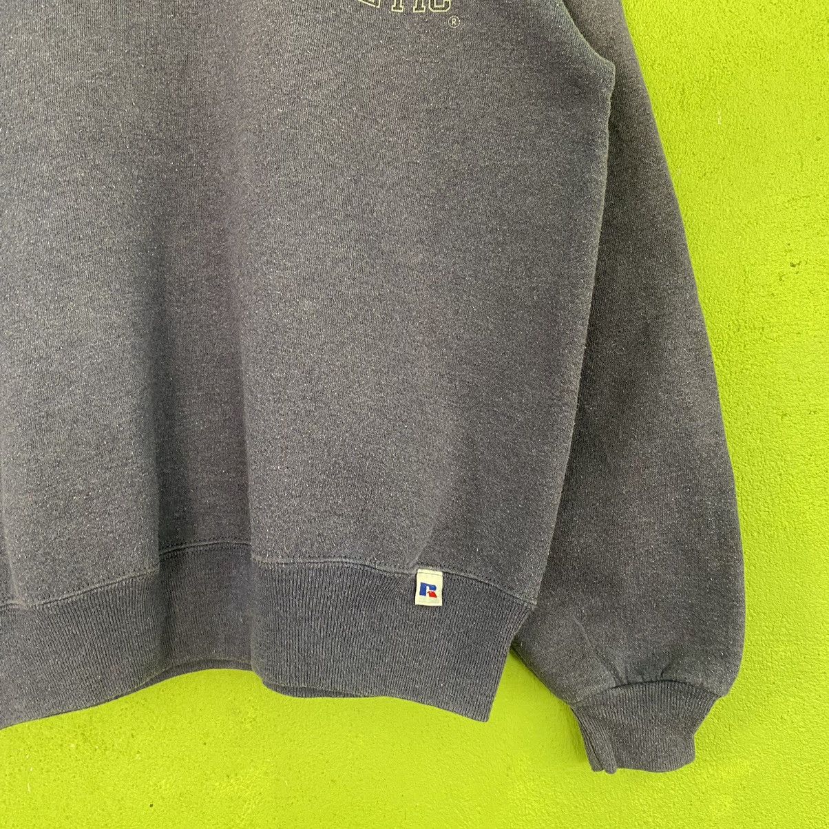 Vintage Vintage Russell Athletic Sweatshirt Sunfaded Made in USA Size US M / EU 48-50 / 2 - 5 Thumbnail