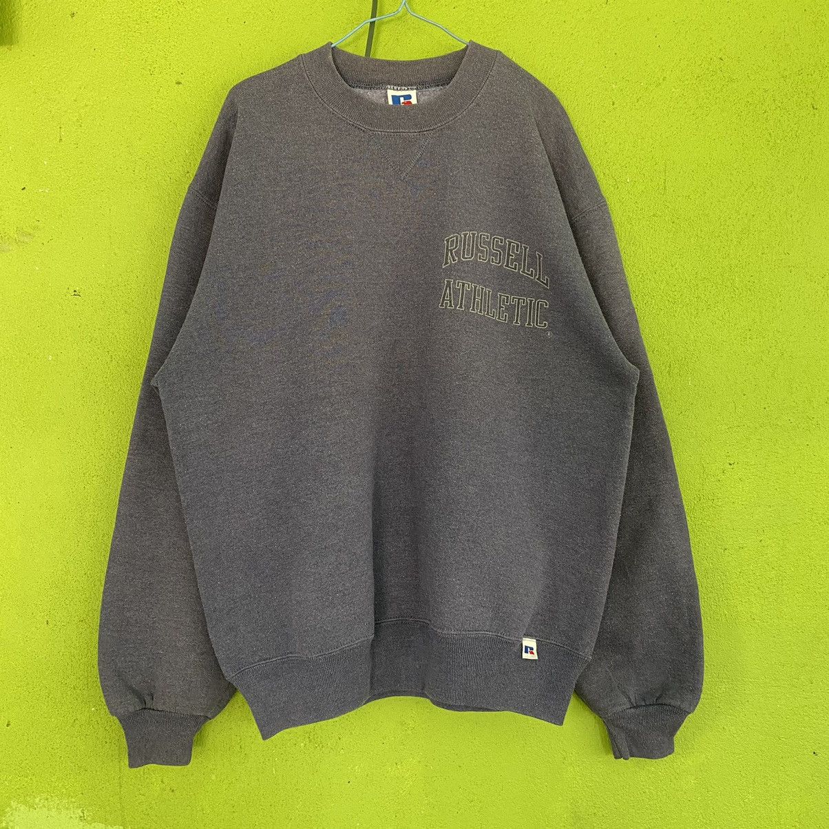 Vintage Vintage Russell Athletic Sweatshirt Sunfaded Made in USA Size US M / EU 48-50 / 2 - 3 Thumbnail