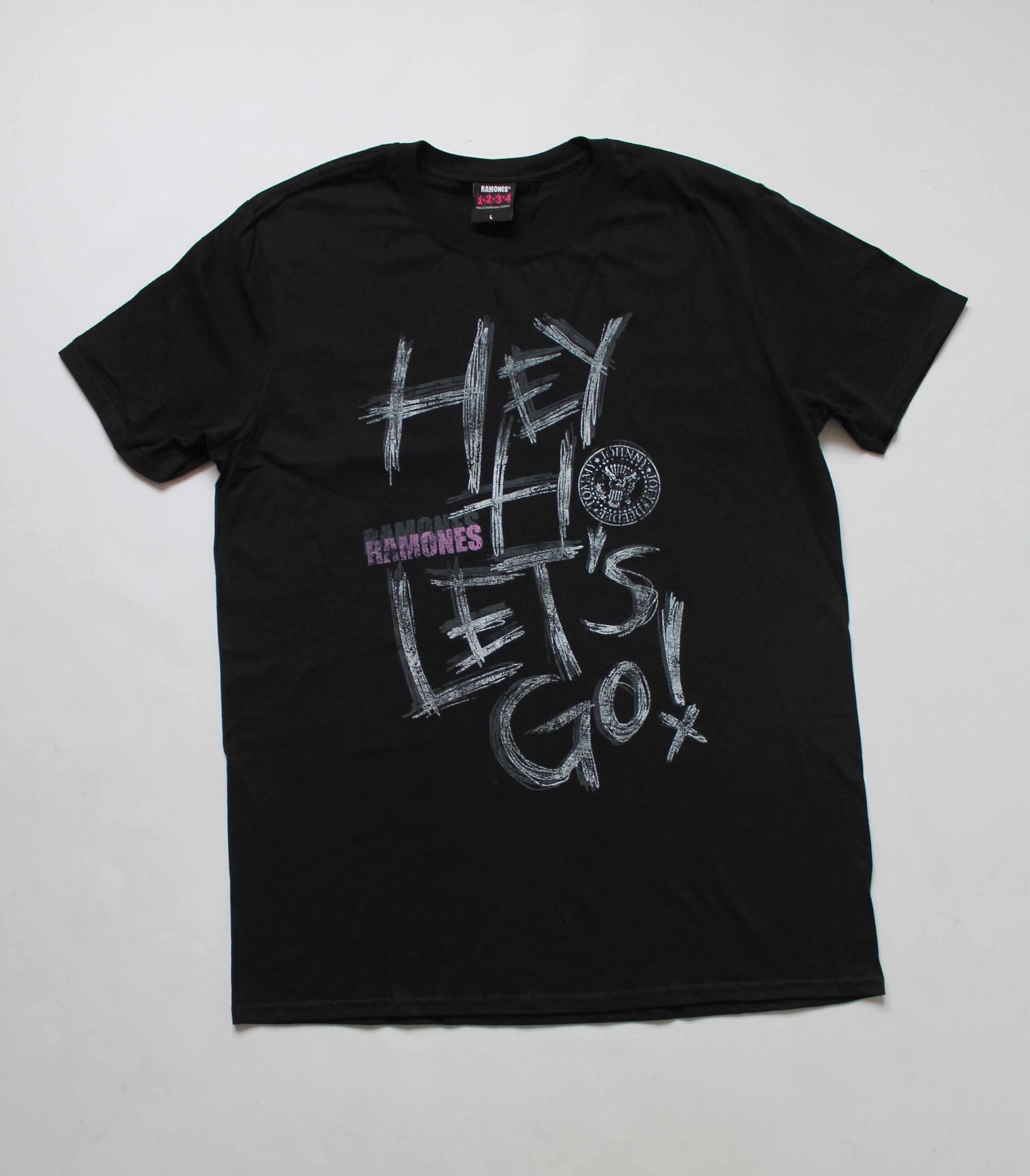 Band Tees RAMONES Hey Ho Let's go T shirt Size US L / EU 52-54 / 3 - 7 Thumbnail