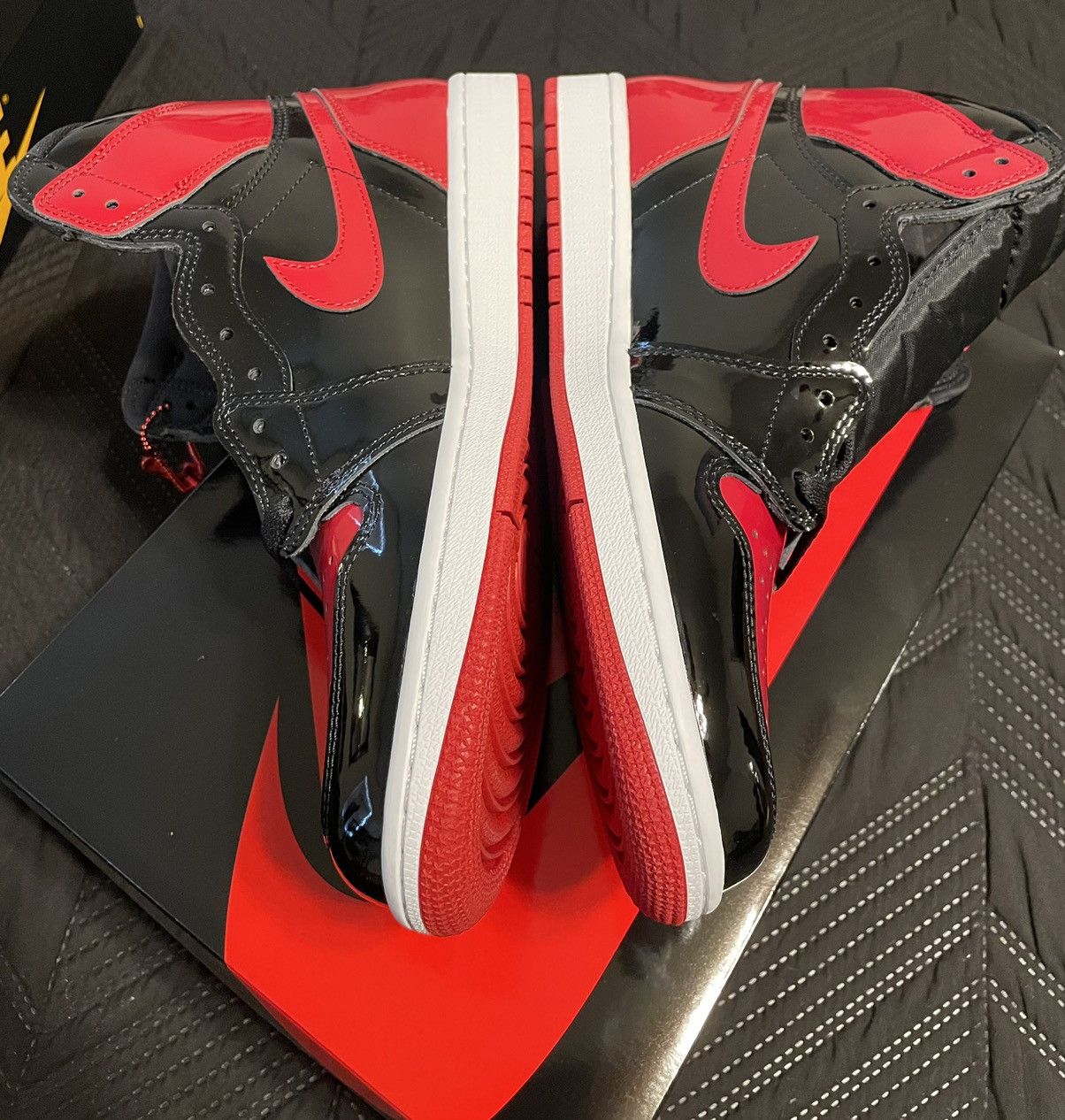 Jordan Brand Air Jordan 1 Bred Size US 11 / EU 44 - 5 Thumbnail