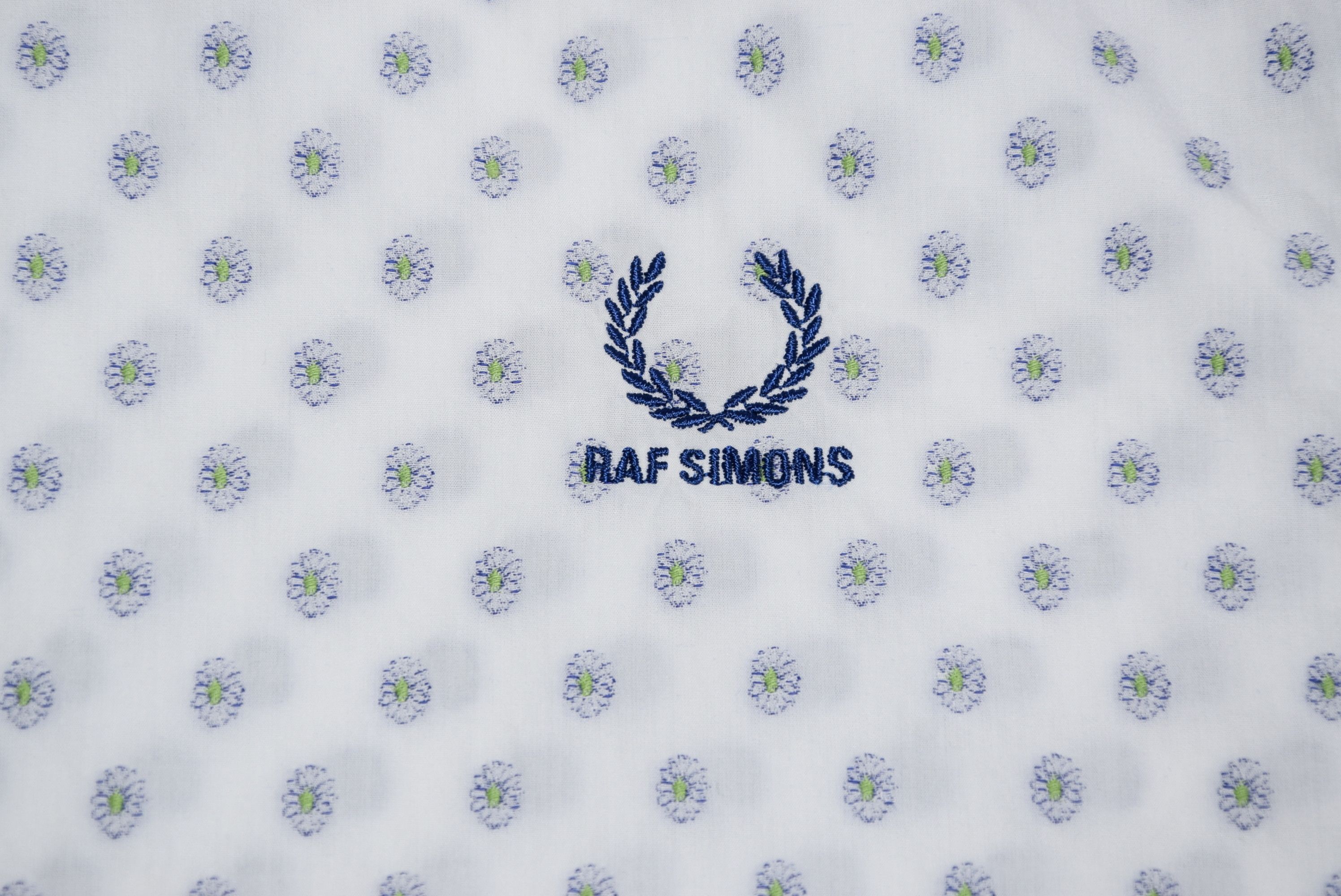 Fred Perry × Raf Simons RAF SIMON x FRED PERRY FLORAL TAPE SHIRT 40 ~ M P2P 20.5" Size US M / EU 48-50 / 2 - 4 Thumbnail