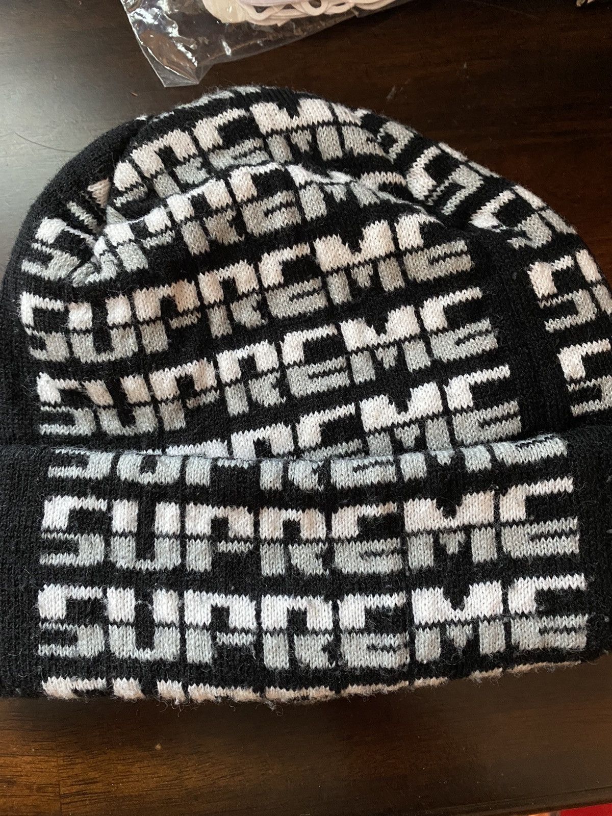 Supreme repeat beanie online