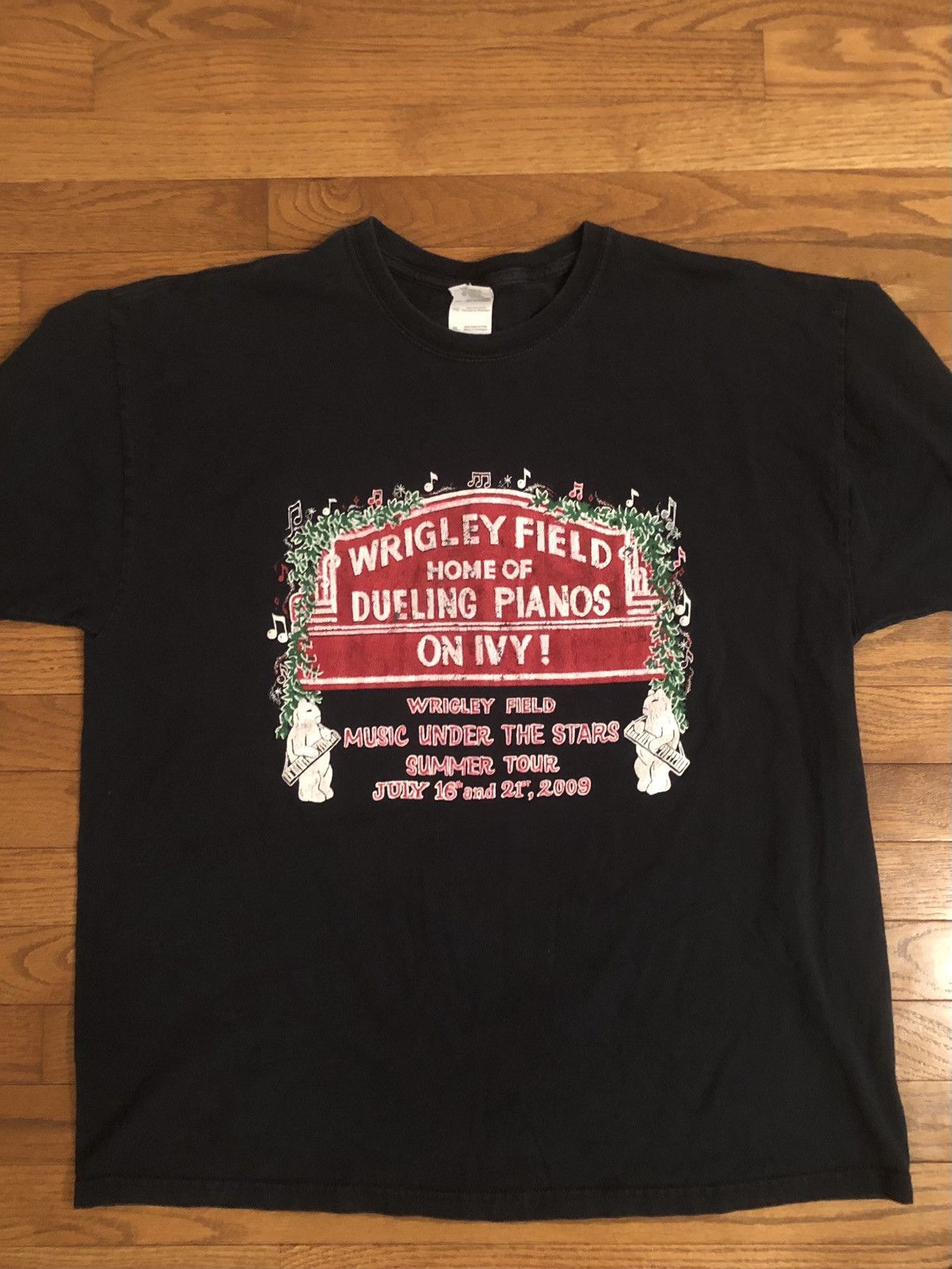 vintage-2009-wrigley-field-summer-tour-grailed