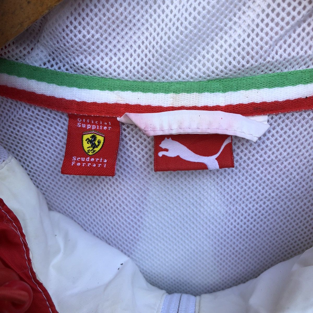 Ferrari × Puma Puma X Ferrari Windbreaker Hoodie Jacket Size US L / EU 52-54 / 3 - 3 Thumbnail