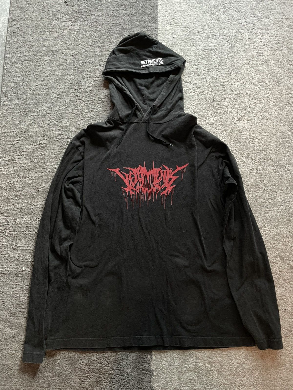 Vetements Metal Logo City Tour Hoodie Longsleeve | Grailed