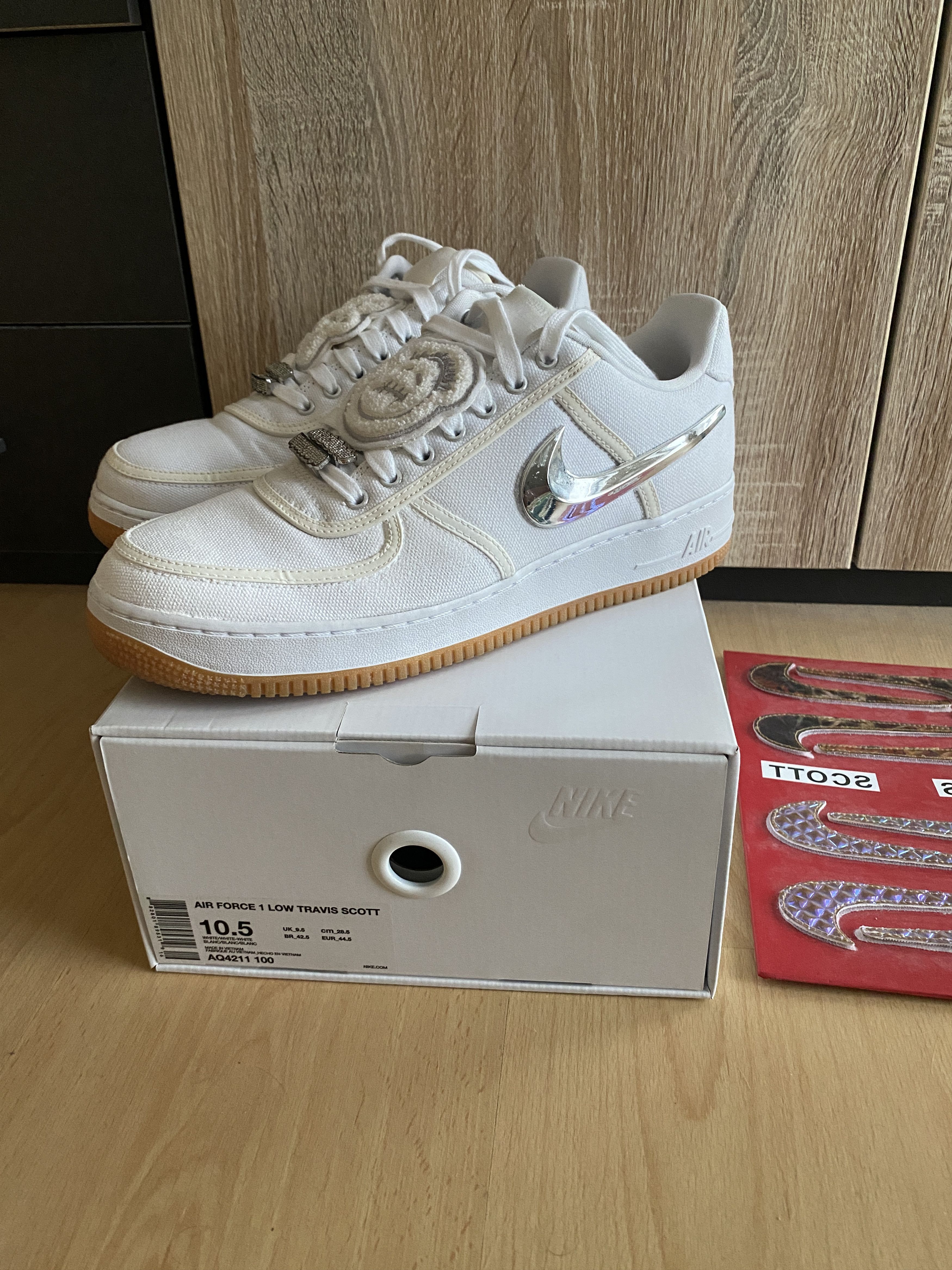 Travis Scott x Nike Air Force 1 OG White Low Top Sneakers 