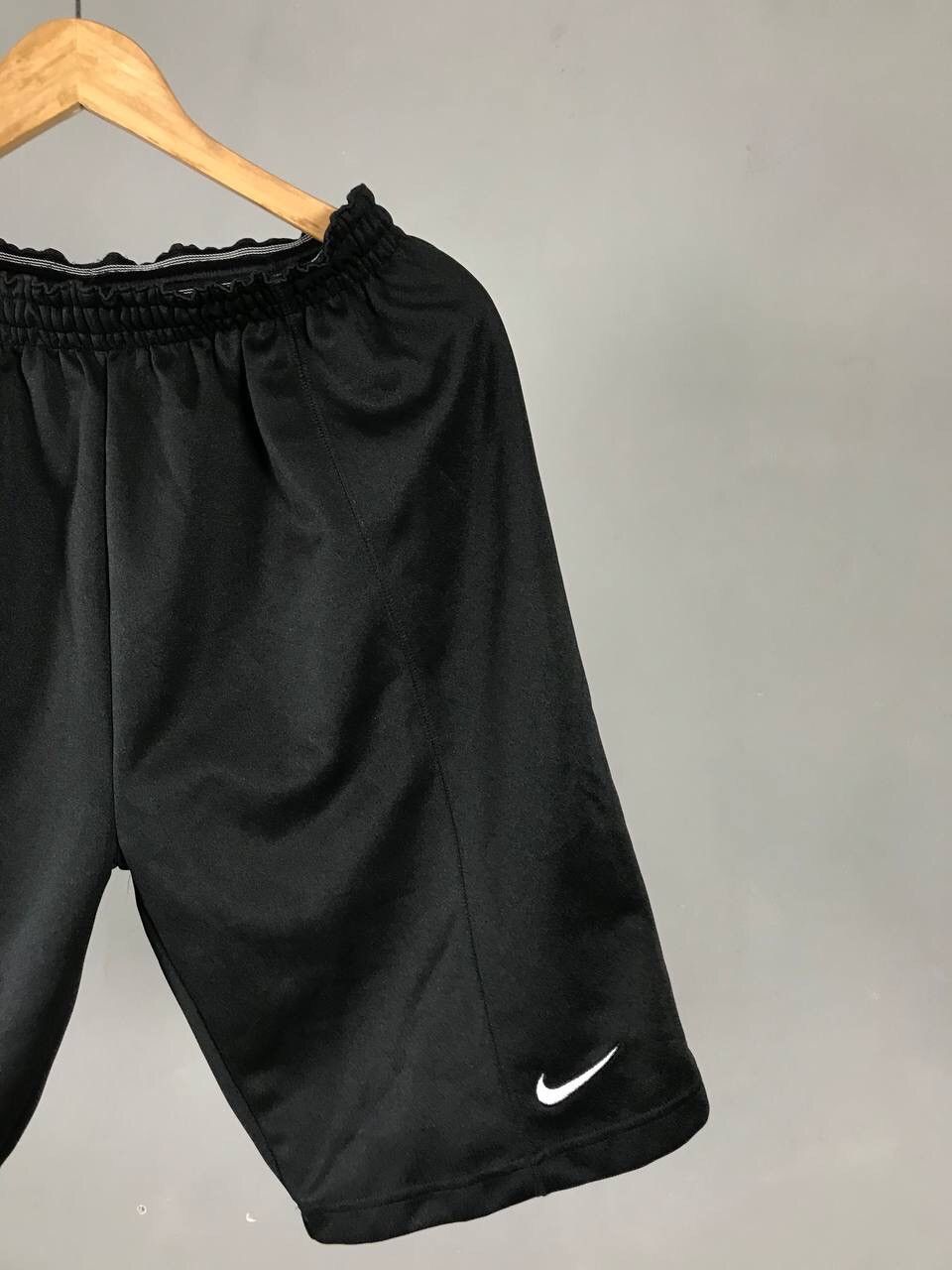 Vintage Nike swoosh streetwear vintage black shorts Size US 30 / EU 46 - 2 Thumbnail
