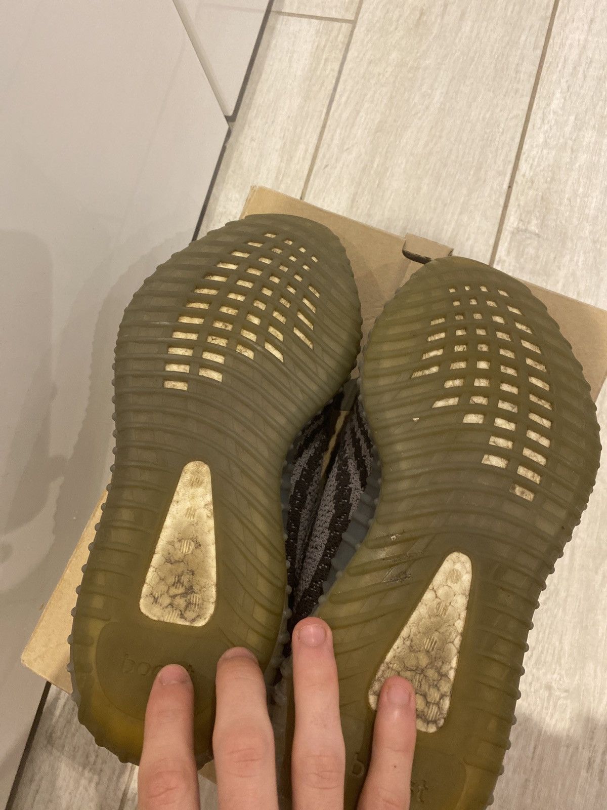 Adidas × Kanye West Yeezy belugas 350 v2 Size US 8 / EU 41 - 4 Thumbnail