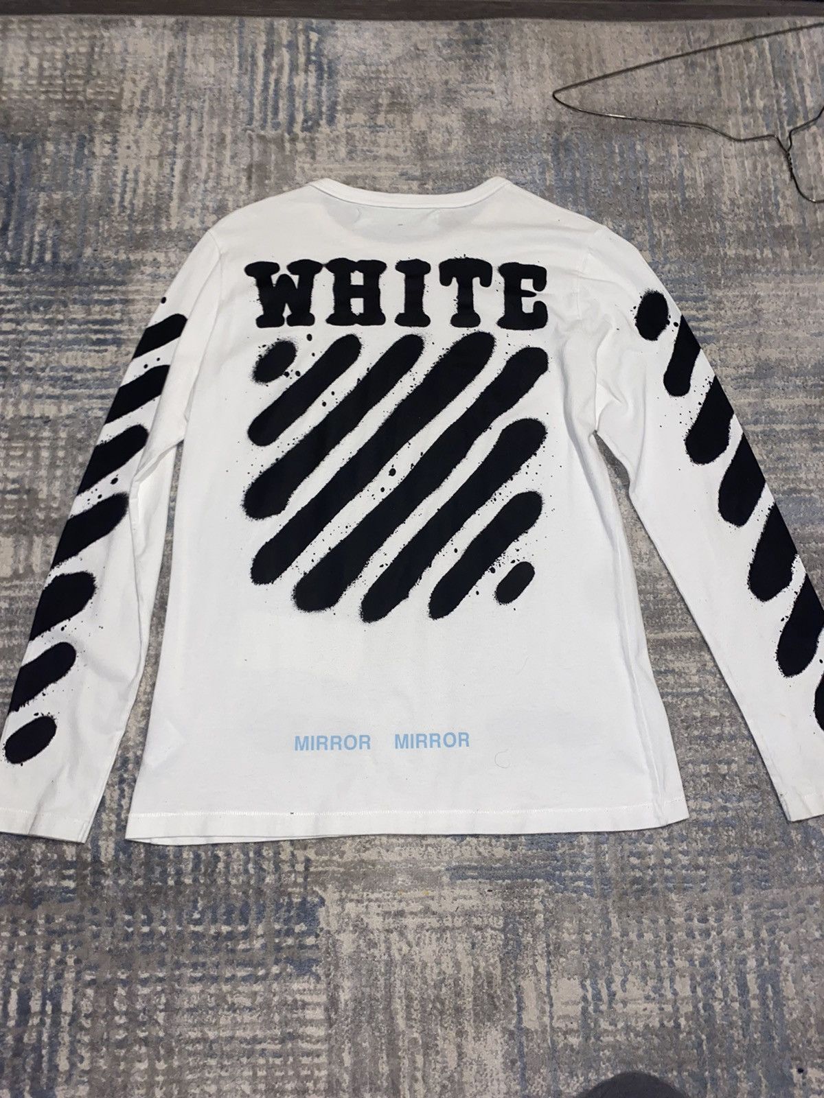 Off white main outlet label 2013