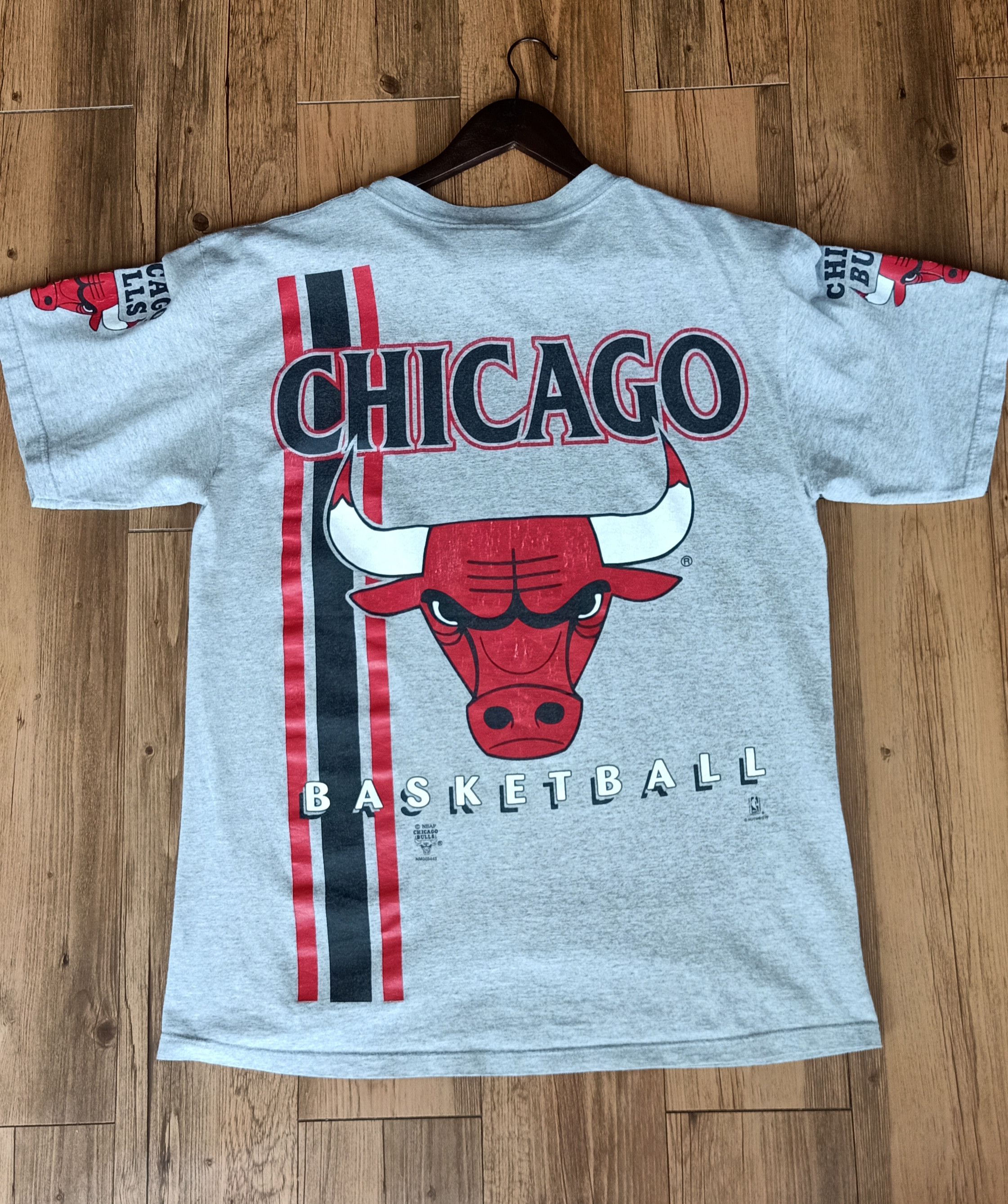 Vintage Vintage Chicago Bulls Big Print Size US L / EU 52-54 / 3 - 3 Thumbnail