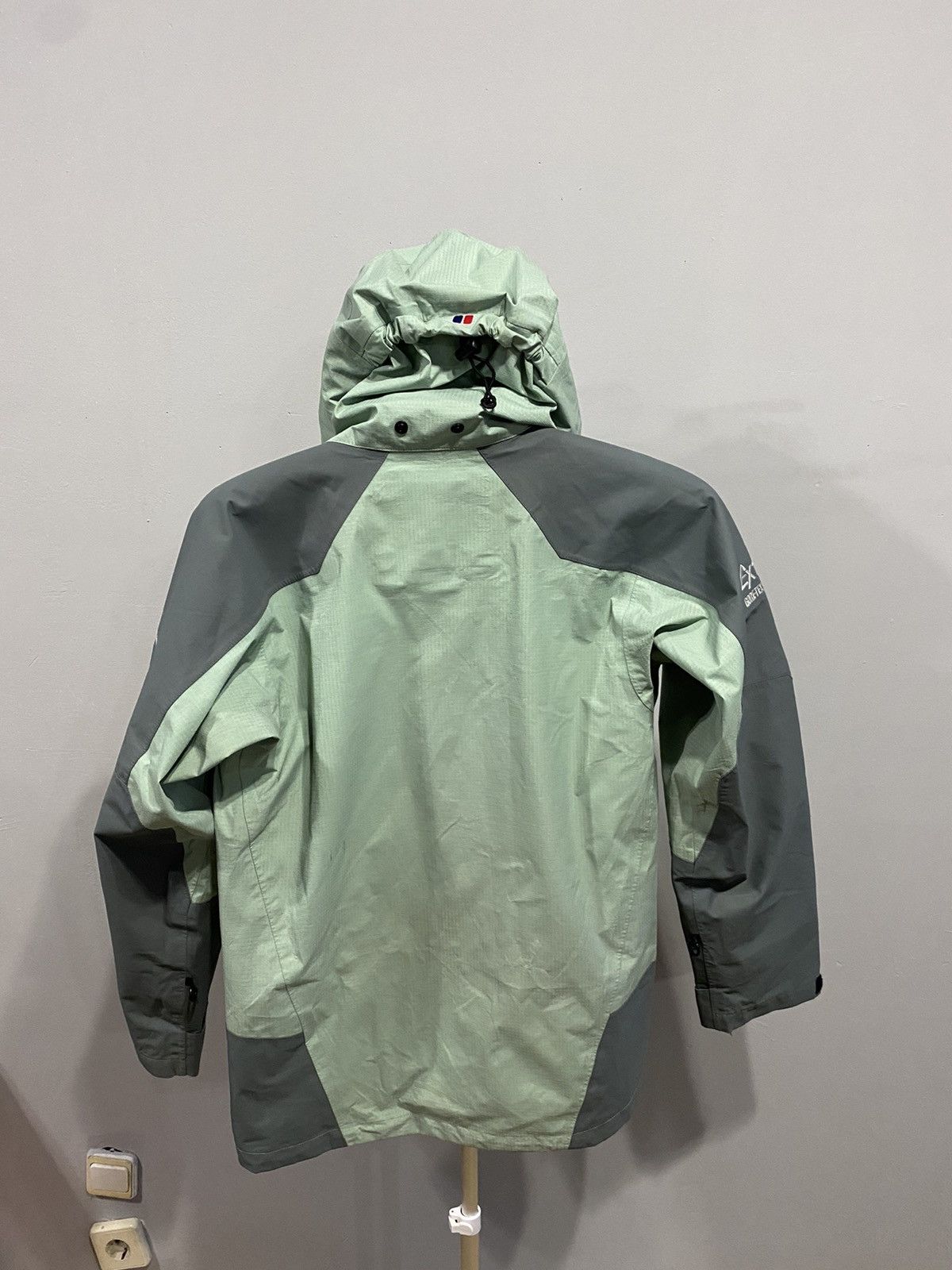 Berghaus × Goretex × Vintage Vintage Berghaus Extreme Gore-tex Size US S / EU 44-46 / 1 - 7 Thumbnail