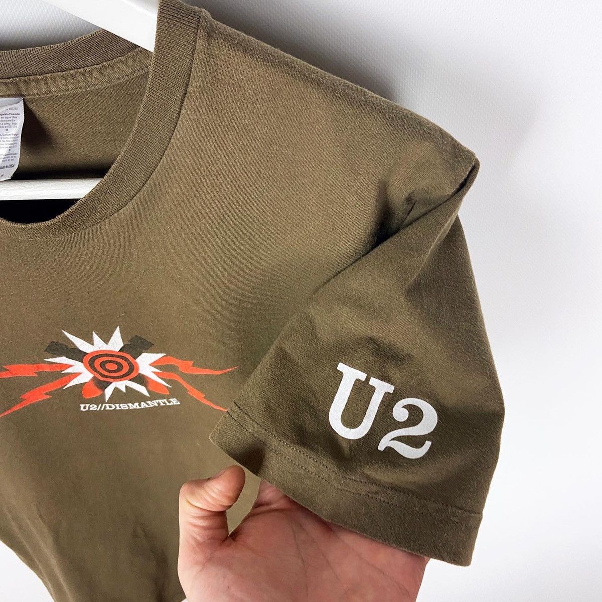 Band Tees Vintage 00s 2005 U2 Dismantle Vertigo brown tee size M Size US M / EU 48-50 / 2 - 4 Thumbnail