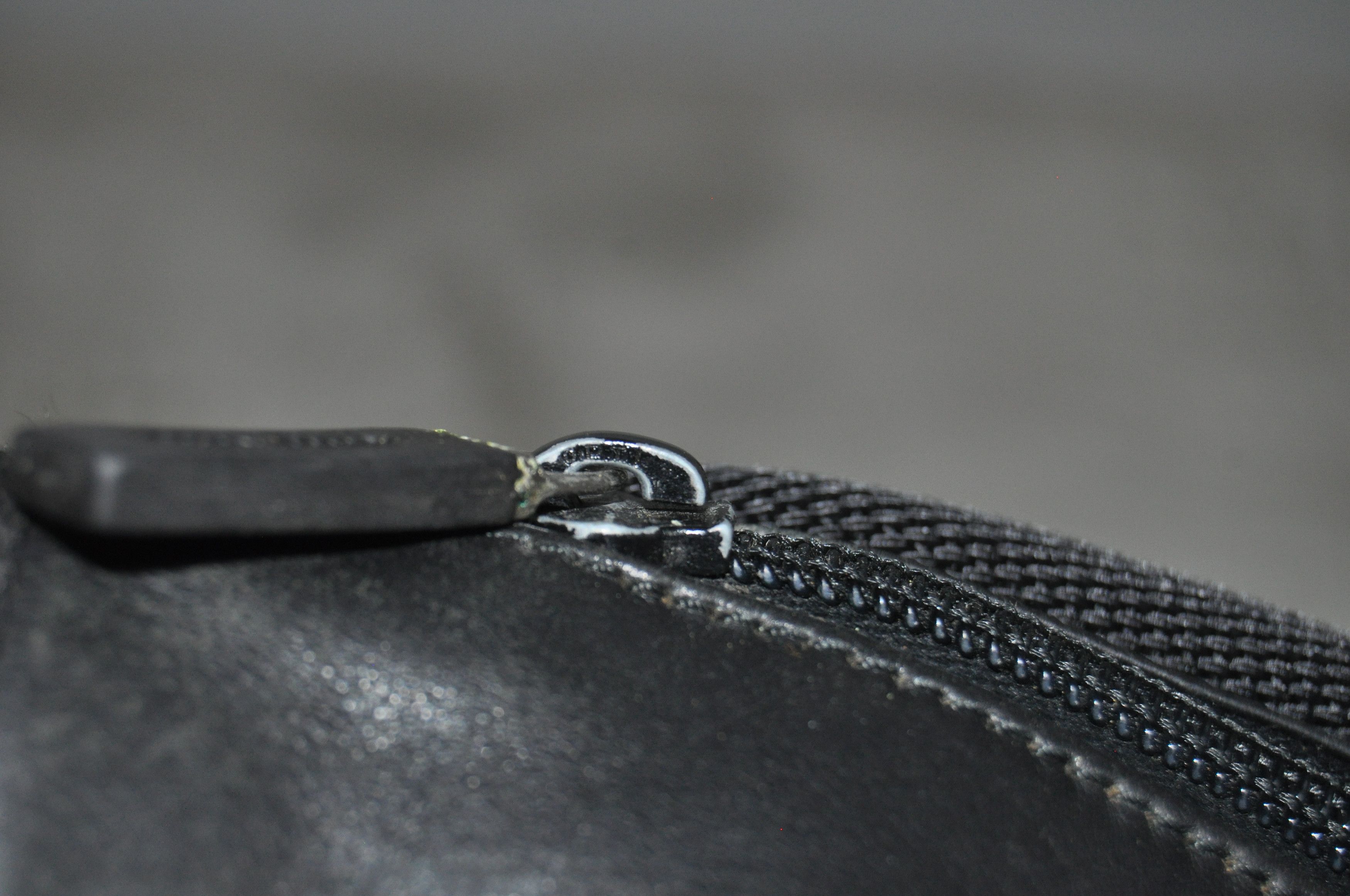 Miu Miu × Prada Miu Miu - F/W 99 - Mesh-Trim Leather Messenger Bag Size ONE SIZE - 8 Thumbnail