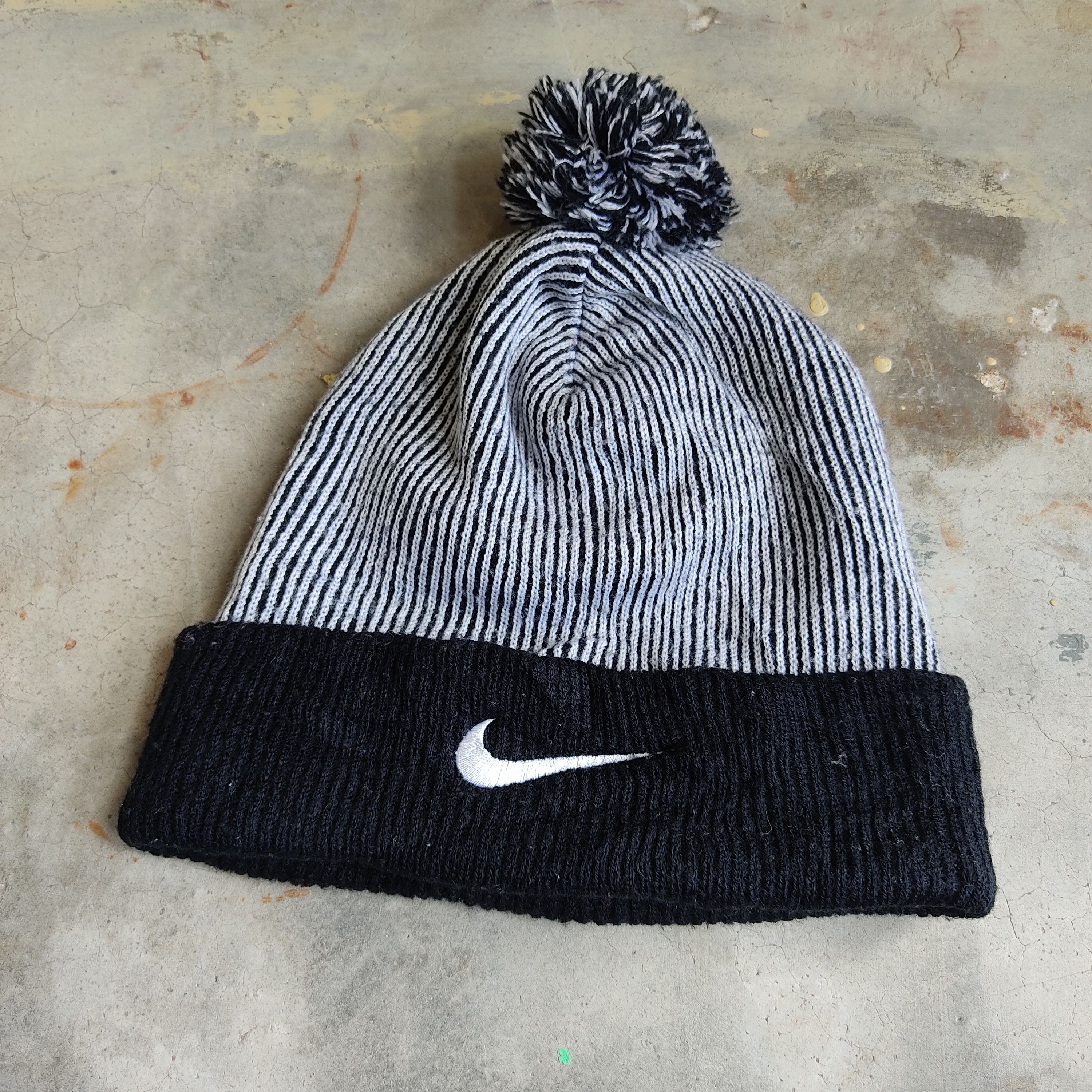 Nike Nike Stripes Black White White Beanie Size ONE SIZE - 6 Thumbnail
