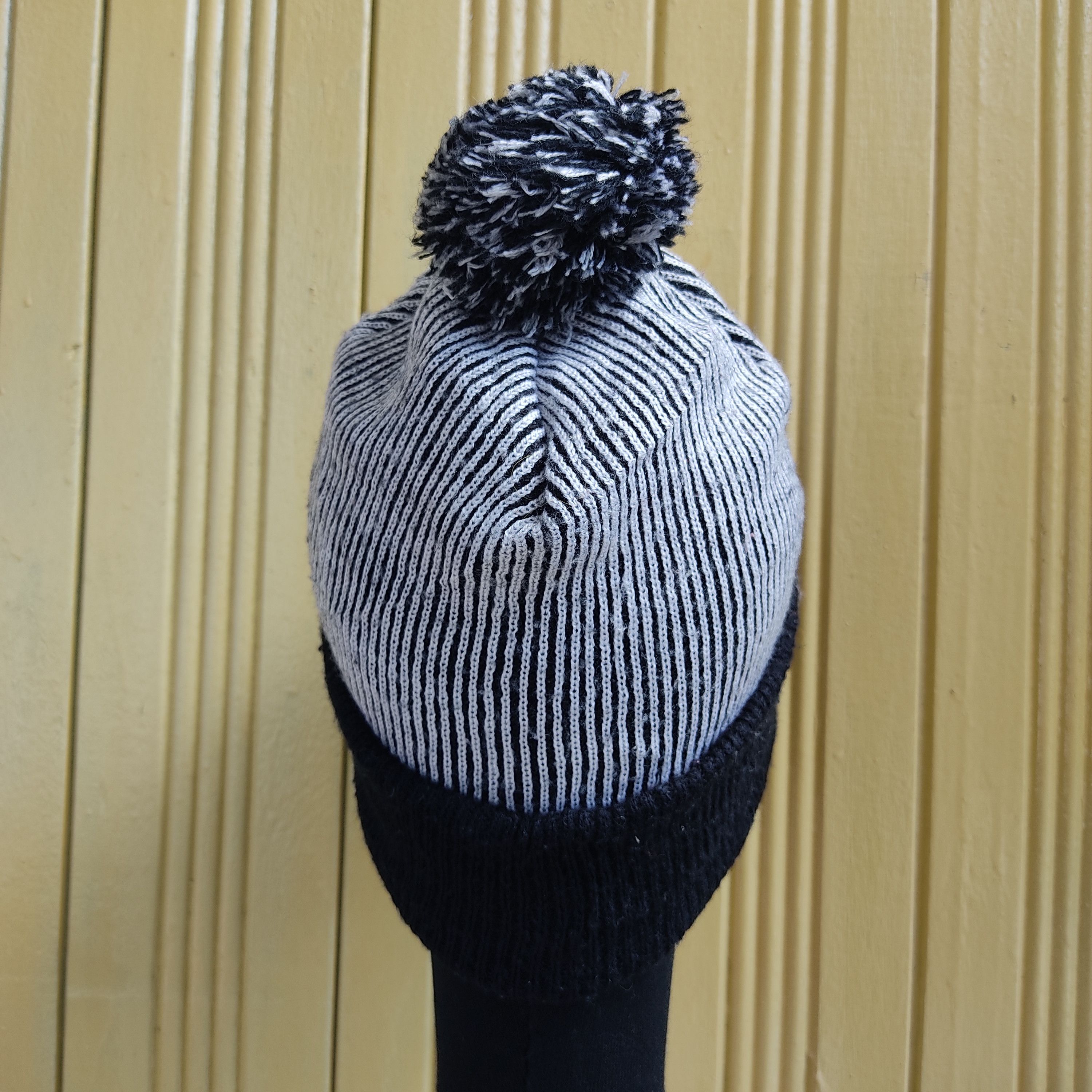 Nike Nike Stripes Black White White Beanie Size ONE SIZE - 4 Thumbnail