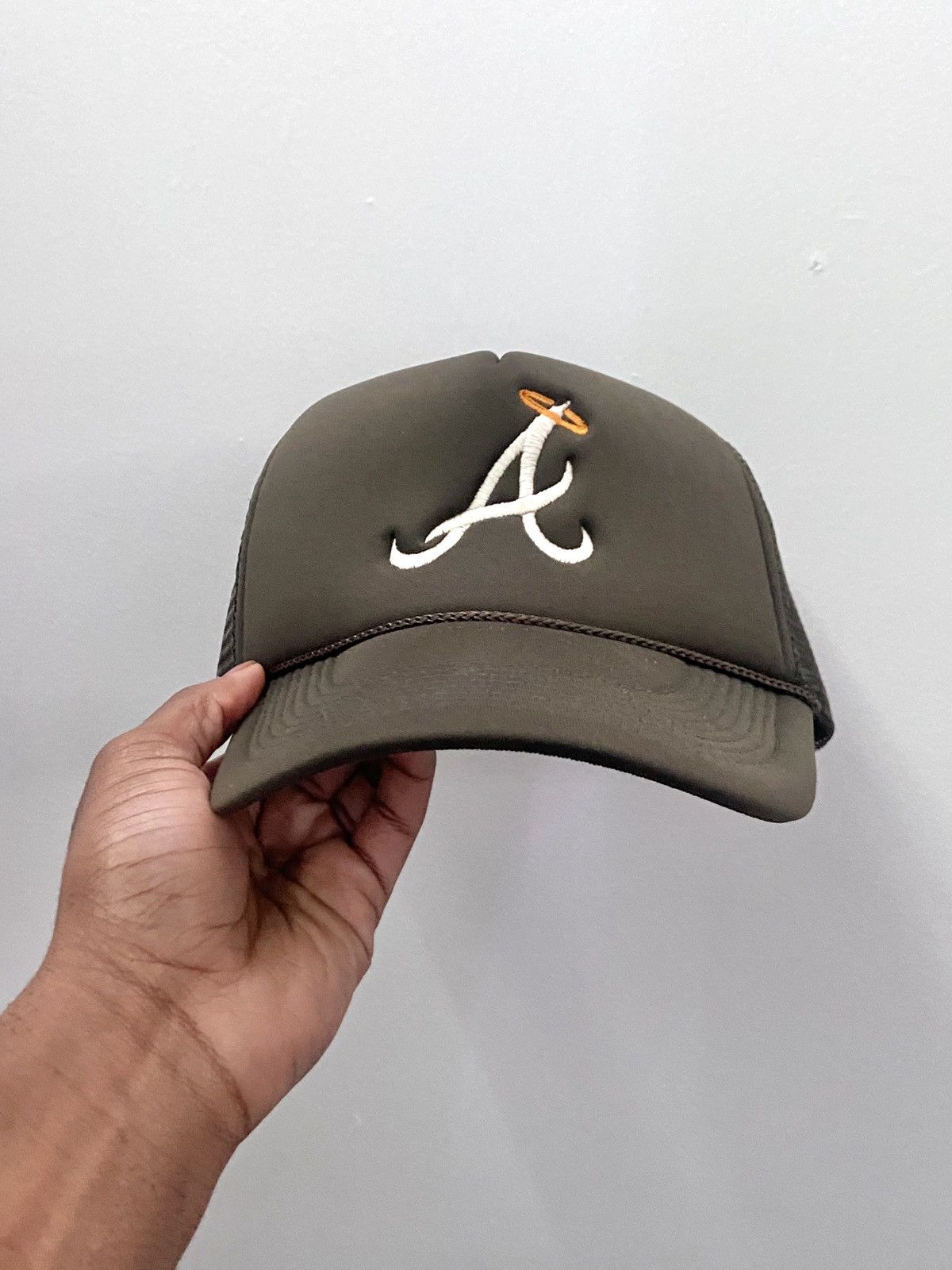 Custom Comme Des popular Garcon X ATL Braves Trucker hat