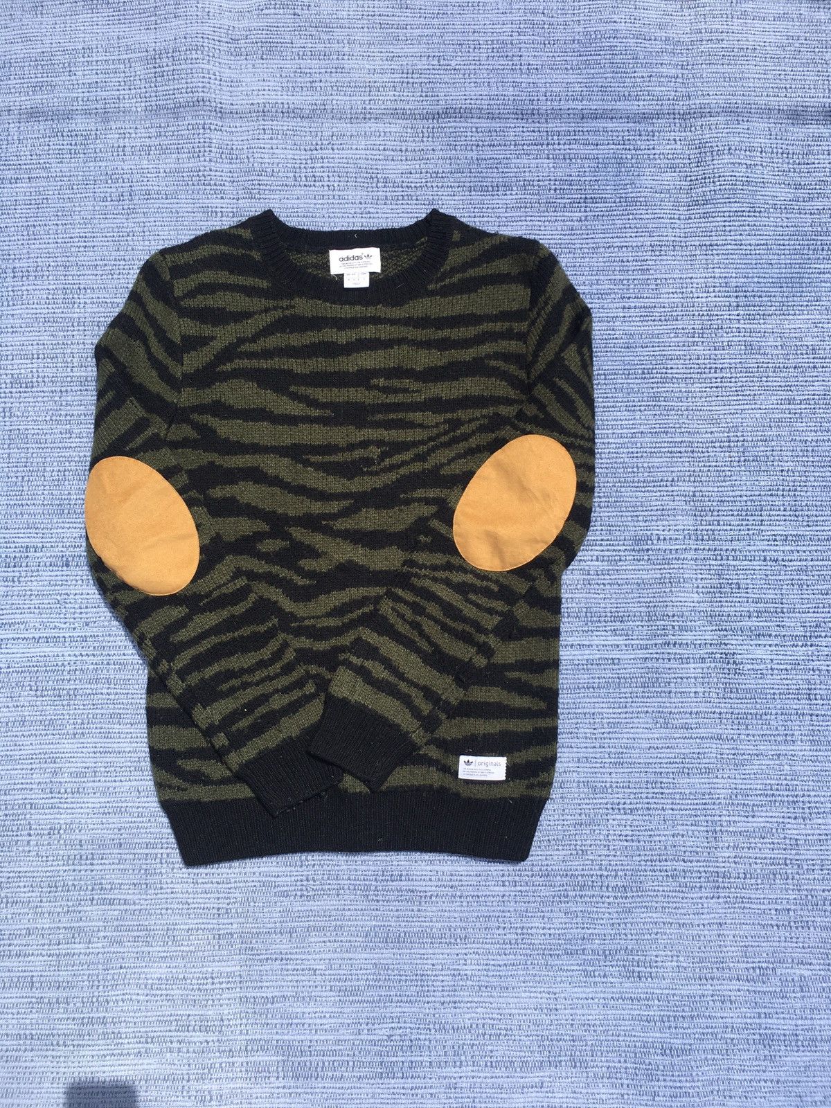 Adidas olive zebra sweater Size US S / EU 44-46 / 1 - 1 Thumbnail