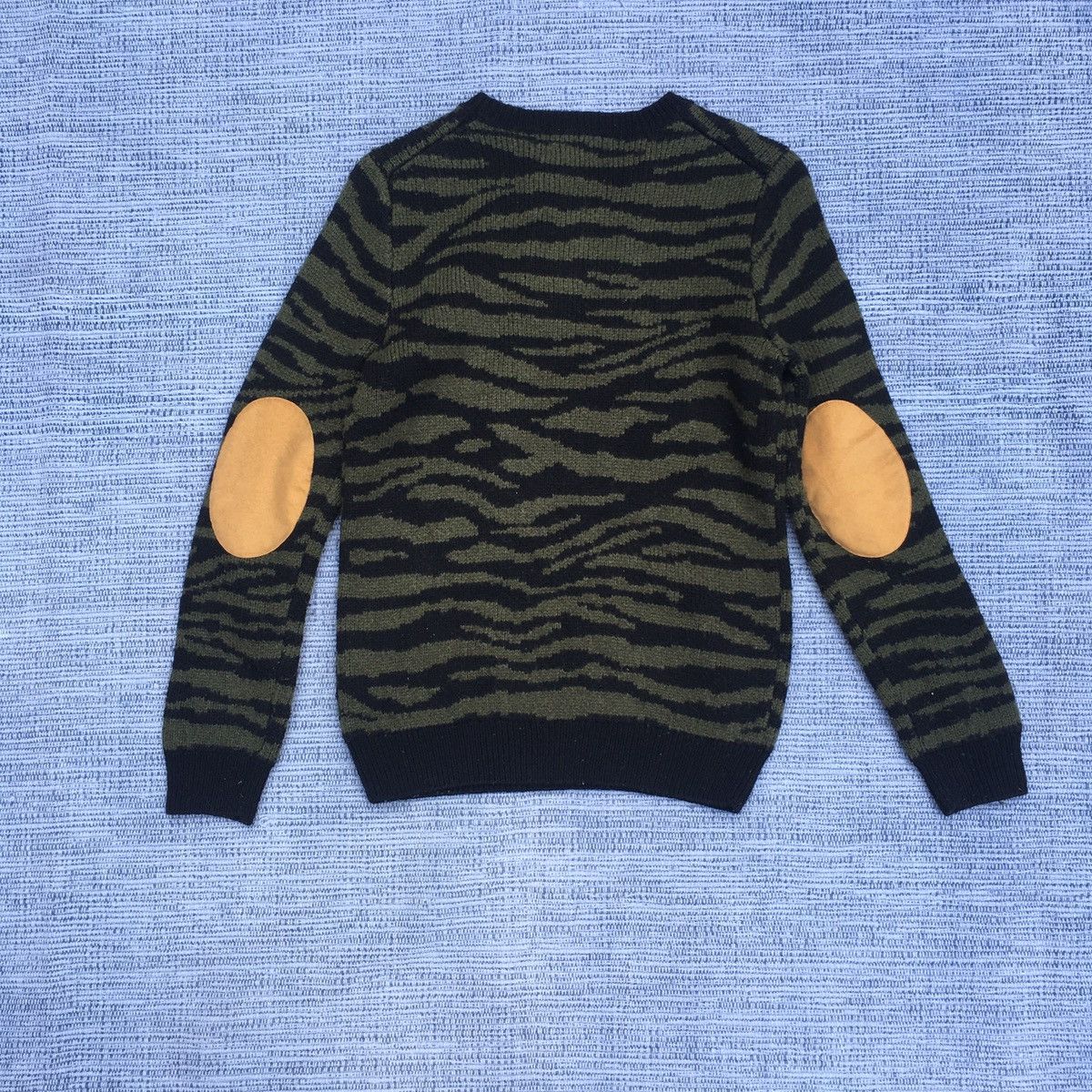 Adidas olive zebra sweater Size US S / EU 44-46 / 1 - 2 Thumbnail