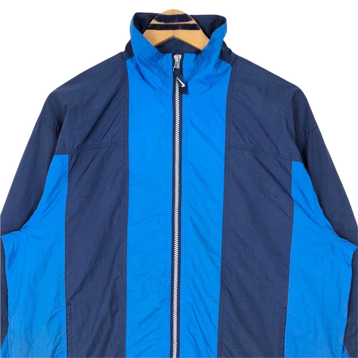 Nike Vintage 90s Nike Swoosh Mock Neck Nylon Windbreaker Jacket Size US L / EU 52-54 / 3 - 6 Thumbnail