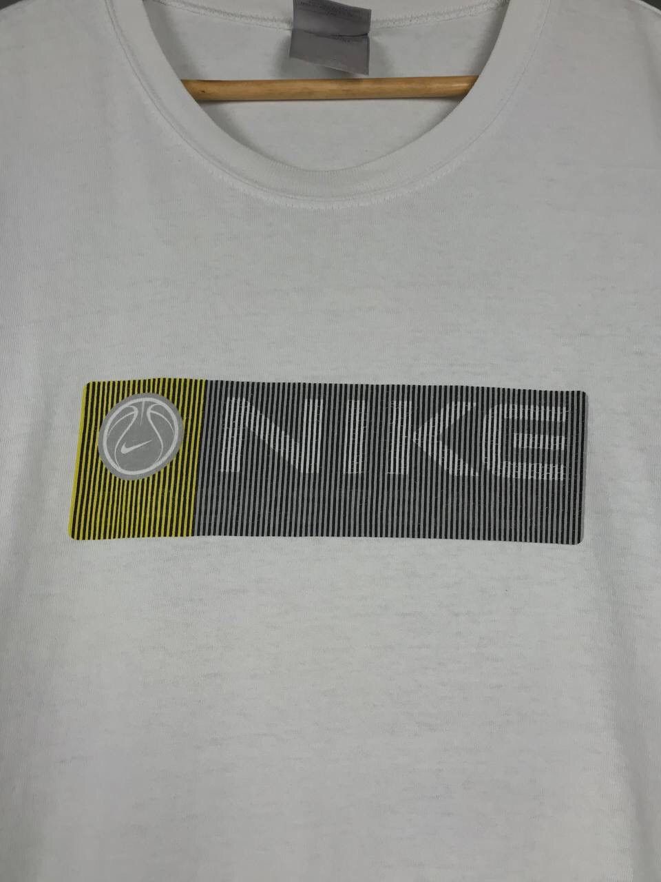 Nike × Vintage Nike swoosh streetwear vintage center logo tee Size US M / EU 48-50 / 2 - 3 Thumbnail