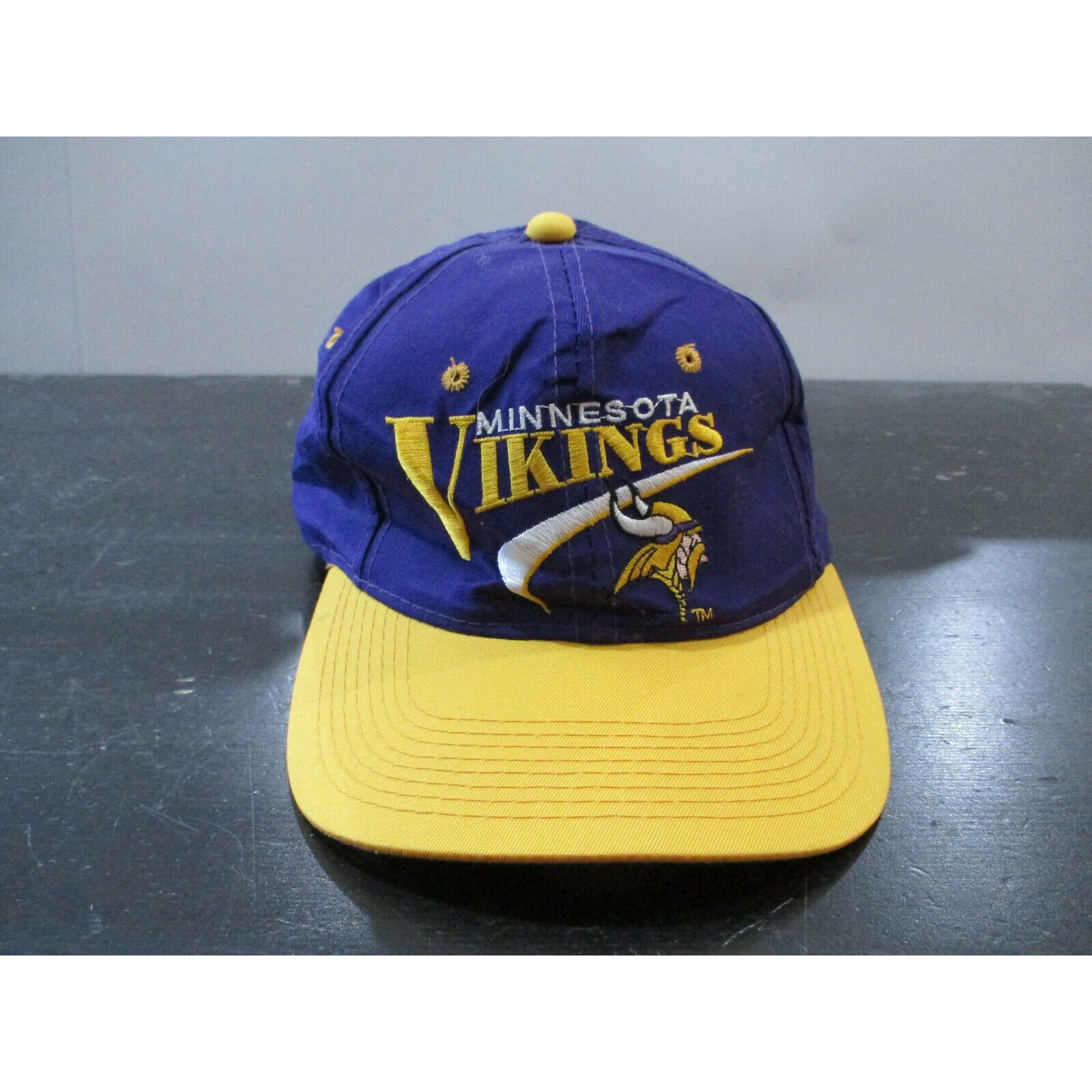 NFL VINTAGE Minnesota Vikings Hat Cap Snap Back Purple Yellow NFL