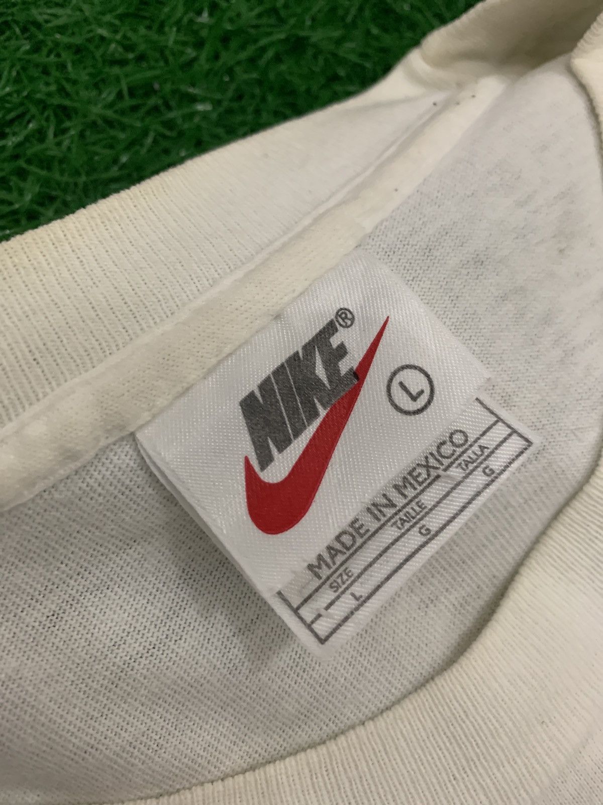 Nike 🔥VINTAGE 90’s NIKE ATHLETIC WHITE T-SHIRT Size US L / EU 52-54 / 3 - 8 Thumbnail