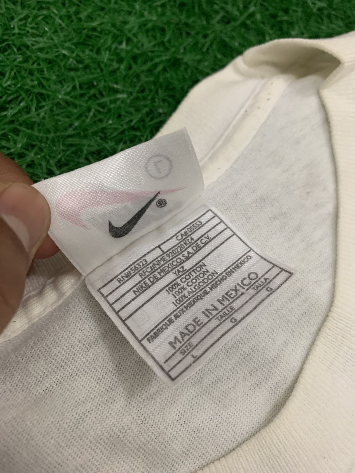 Nike 🔥VINTAGE 90’s NIKE ATHLETIC WHITE T-SHIRT Size US L / EU 52-54 / 3 - 9 Thumbnail