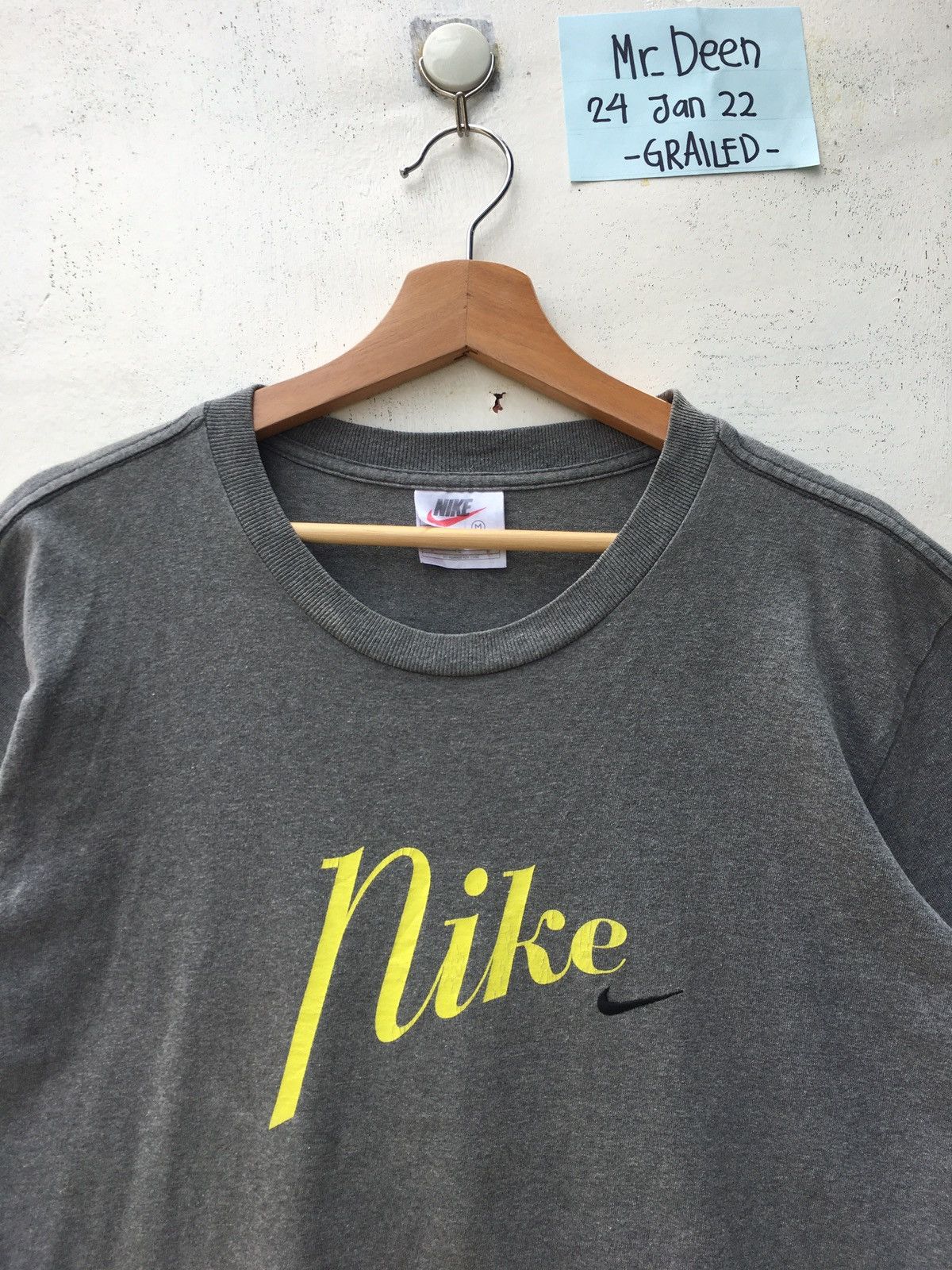 Nike Vintage Nike Spellout Logo Tshirt Size US XS / EU 42 / 0 - 4 Thumbnail