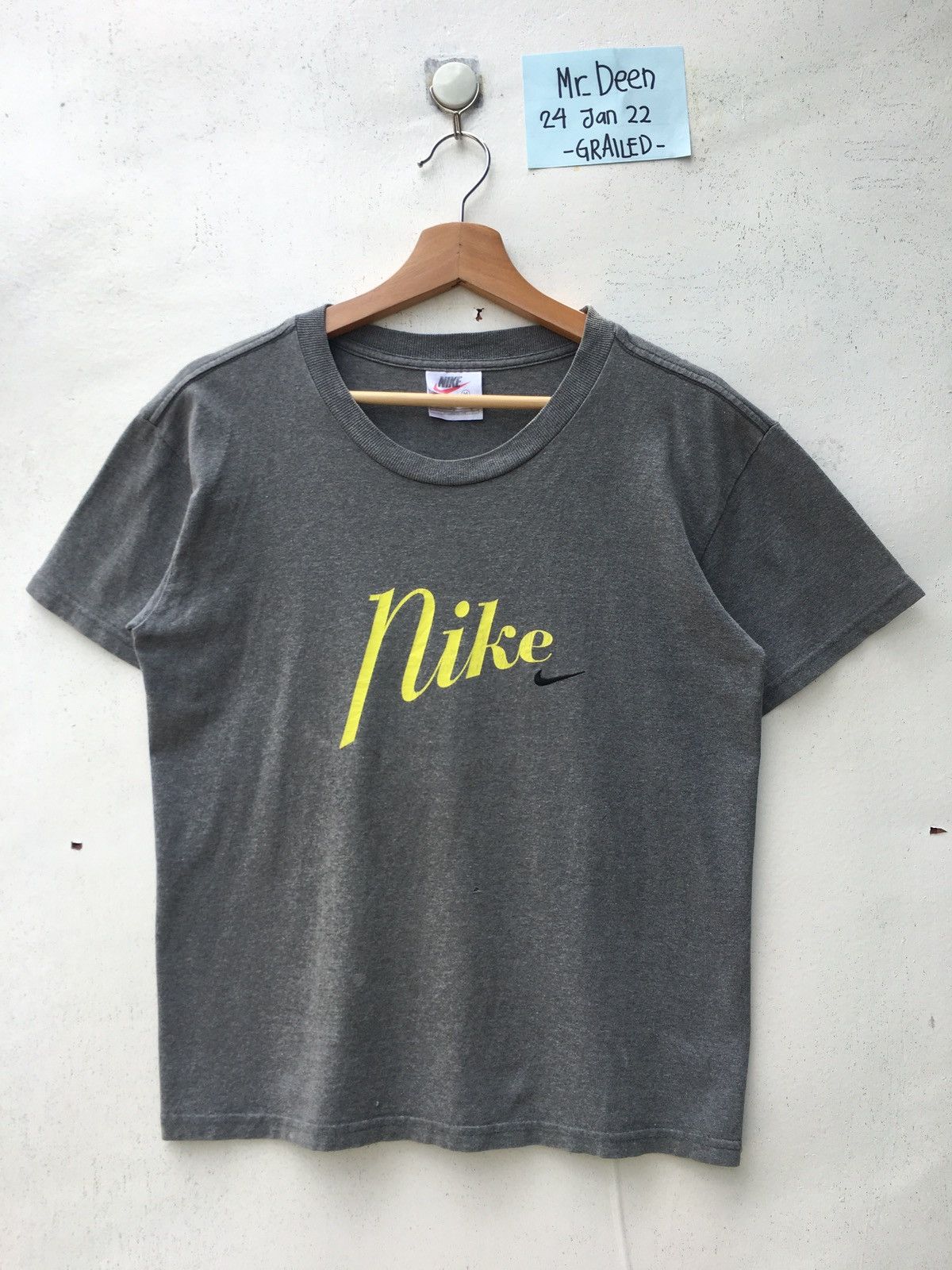 Nike Vintage Nike Spellout Logo Tshirt Size US XS / EU 42 / 0 - 1 Thumbnail